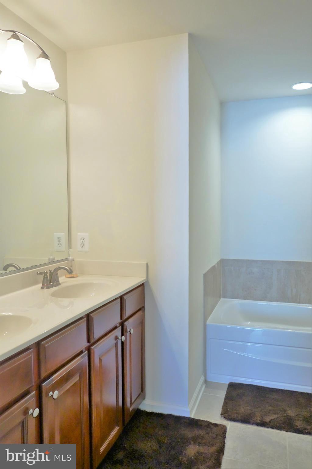 CENTREVILLE CROSSING - Residential