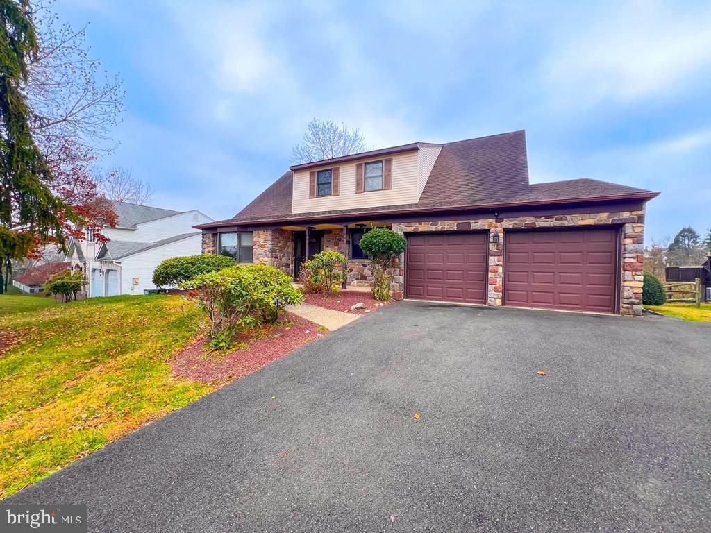 Photo of 418 Fox Hollow Drive, FEASTERVILLE TREVOSE, PA 19053 (MLS # PABU2103518)