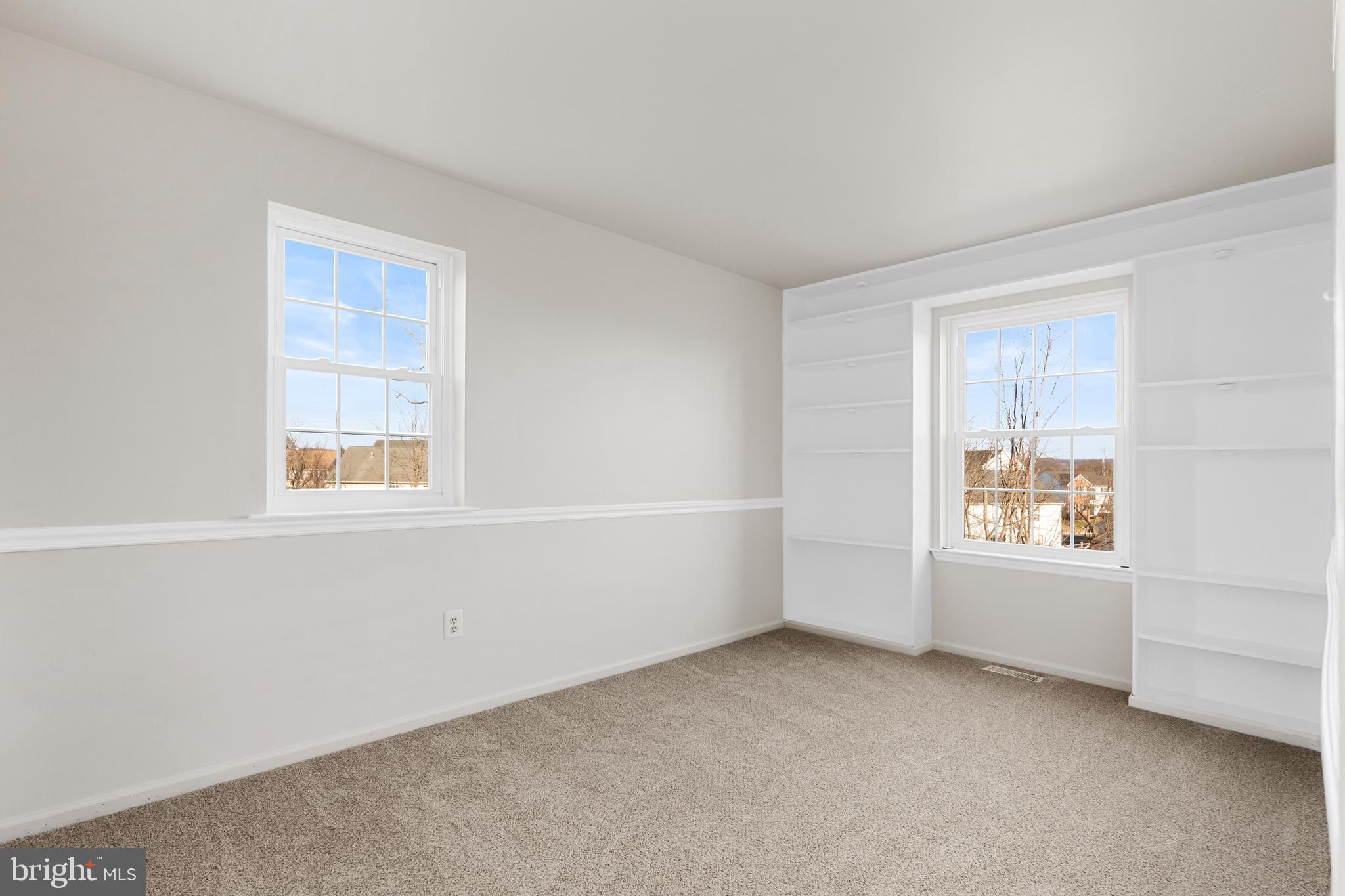 VILLAGE GREEN - Residential