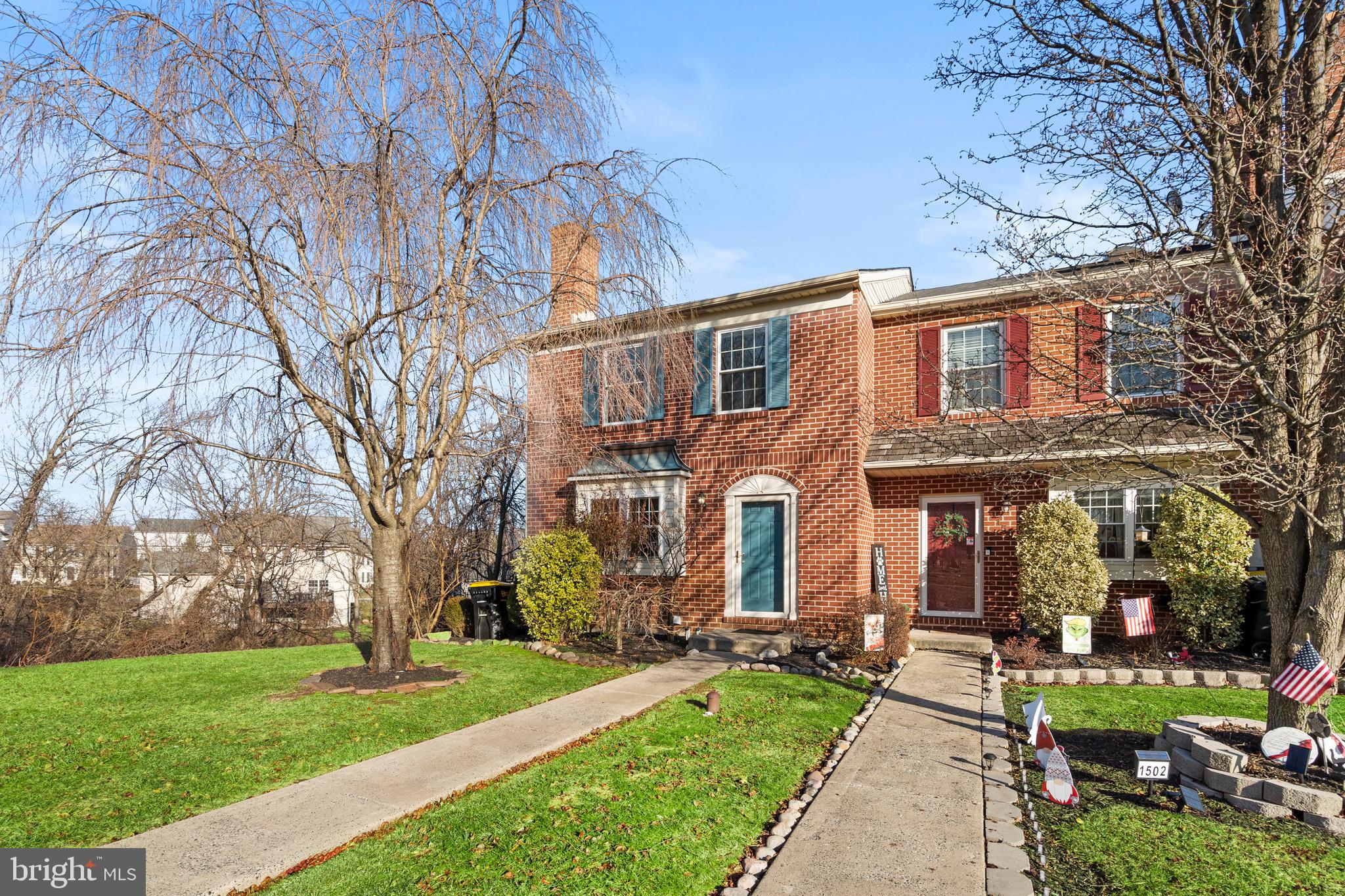 VILLAGE GREEN - Residential