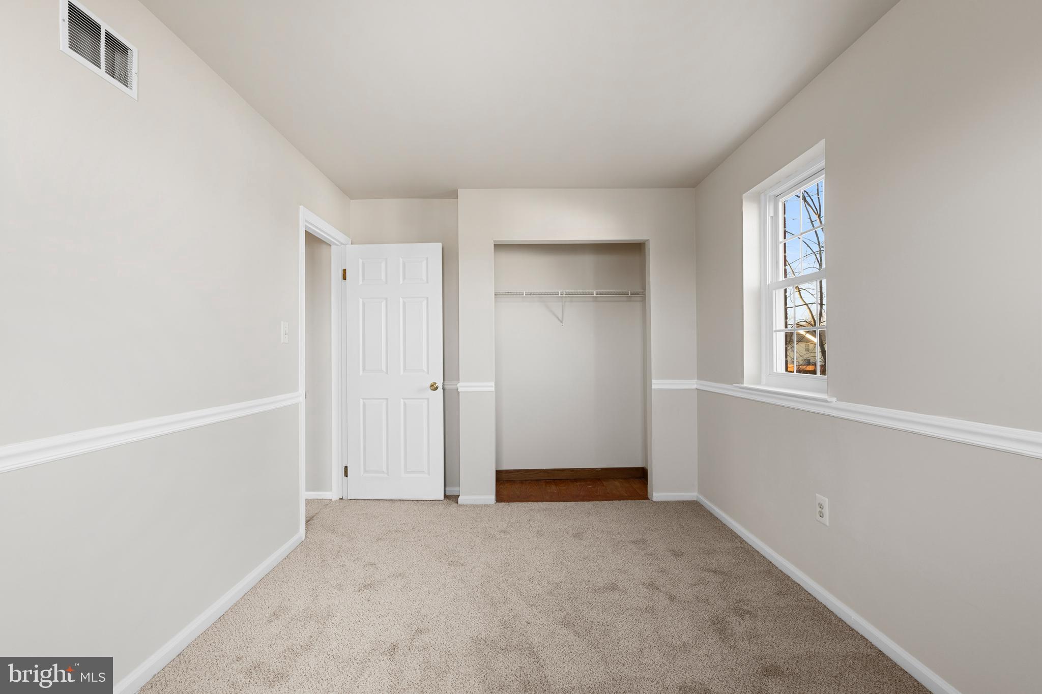 VILLAGE GREEN - Residential