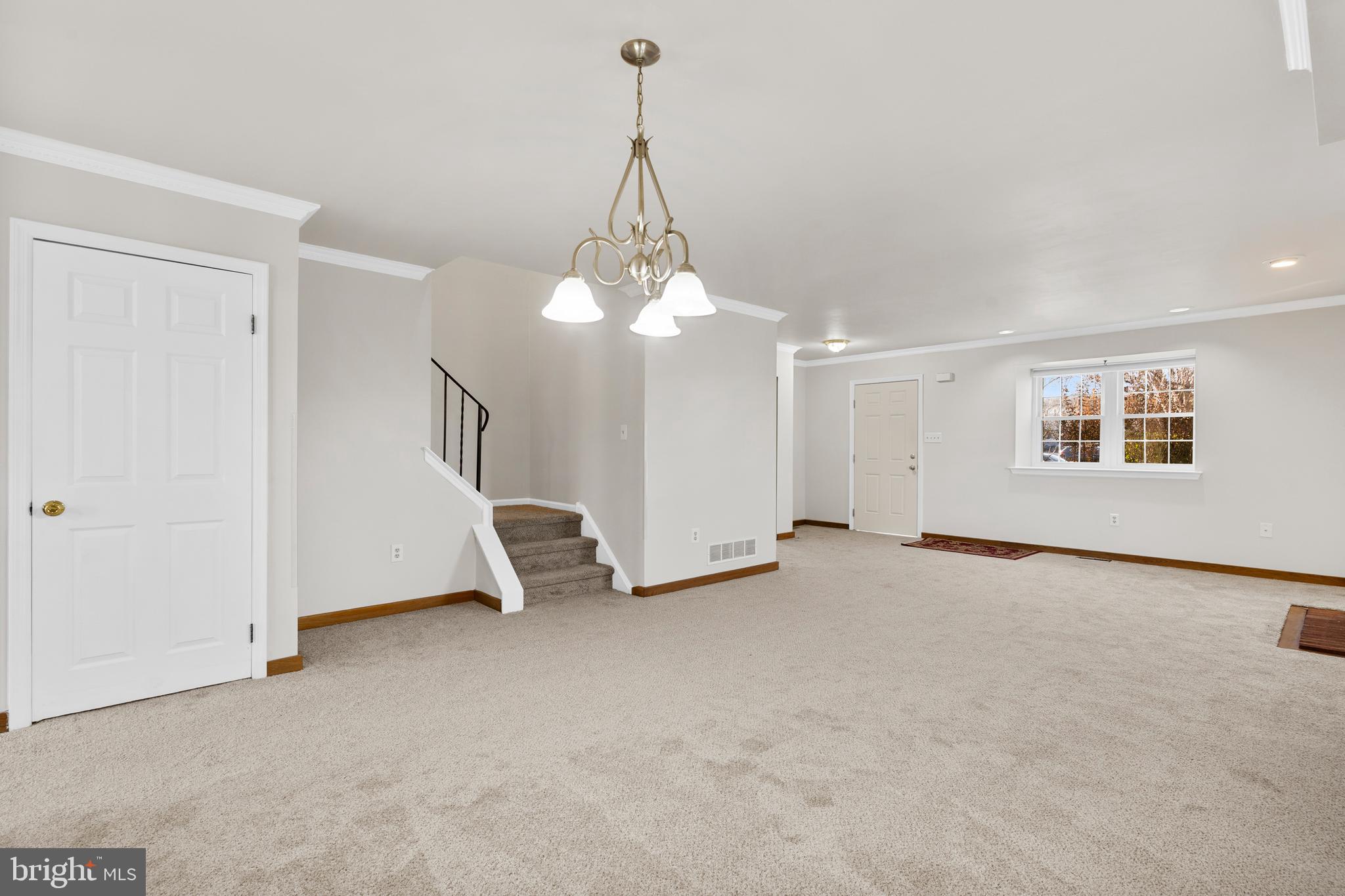 VILLAGE GREEN - Residential