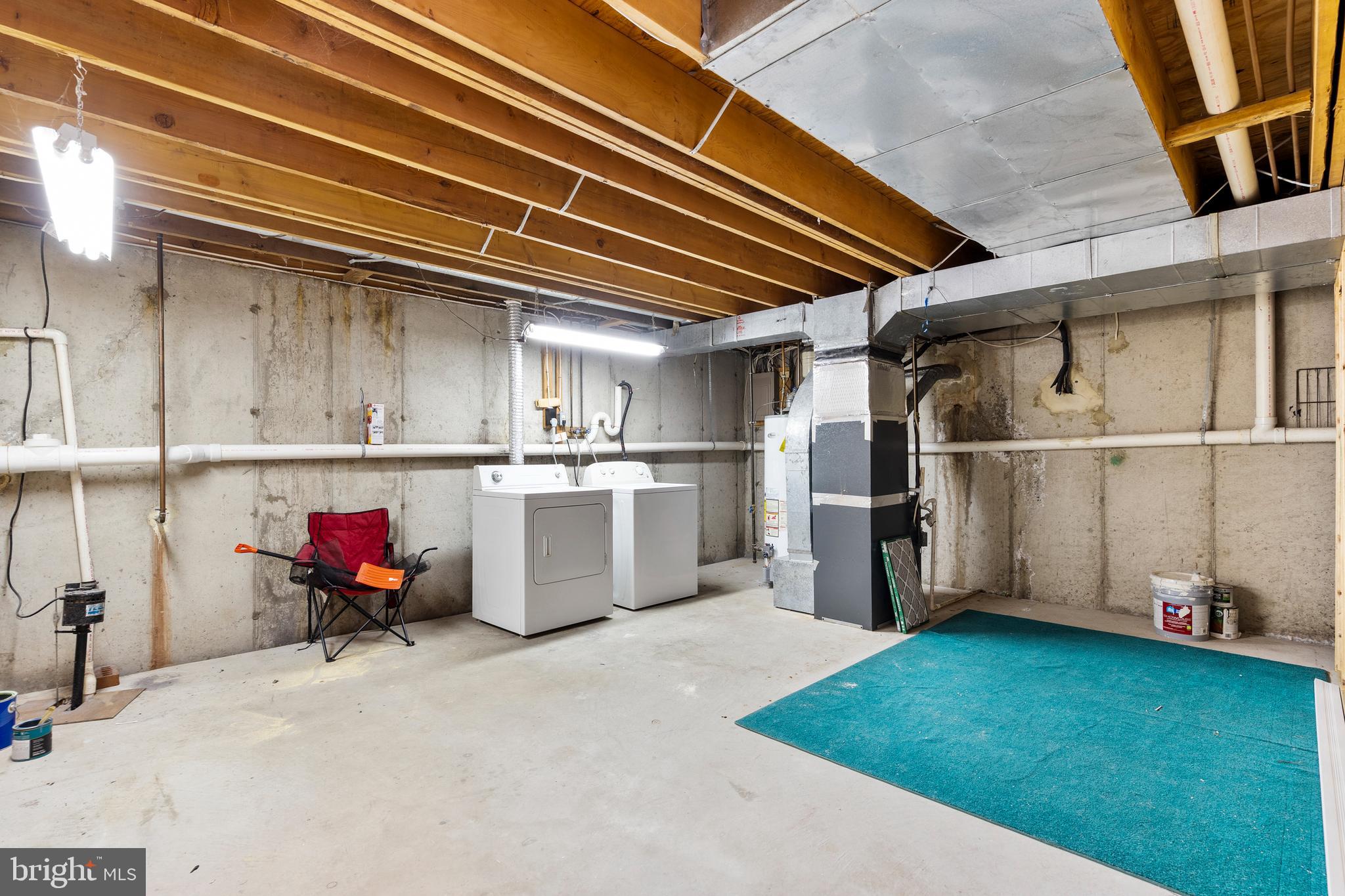 VILLAGE GREEN - Residential