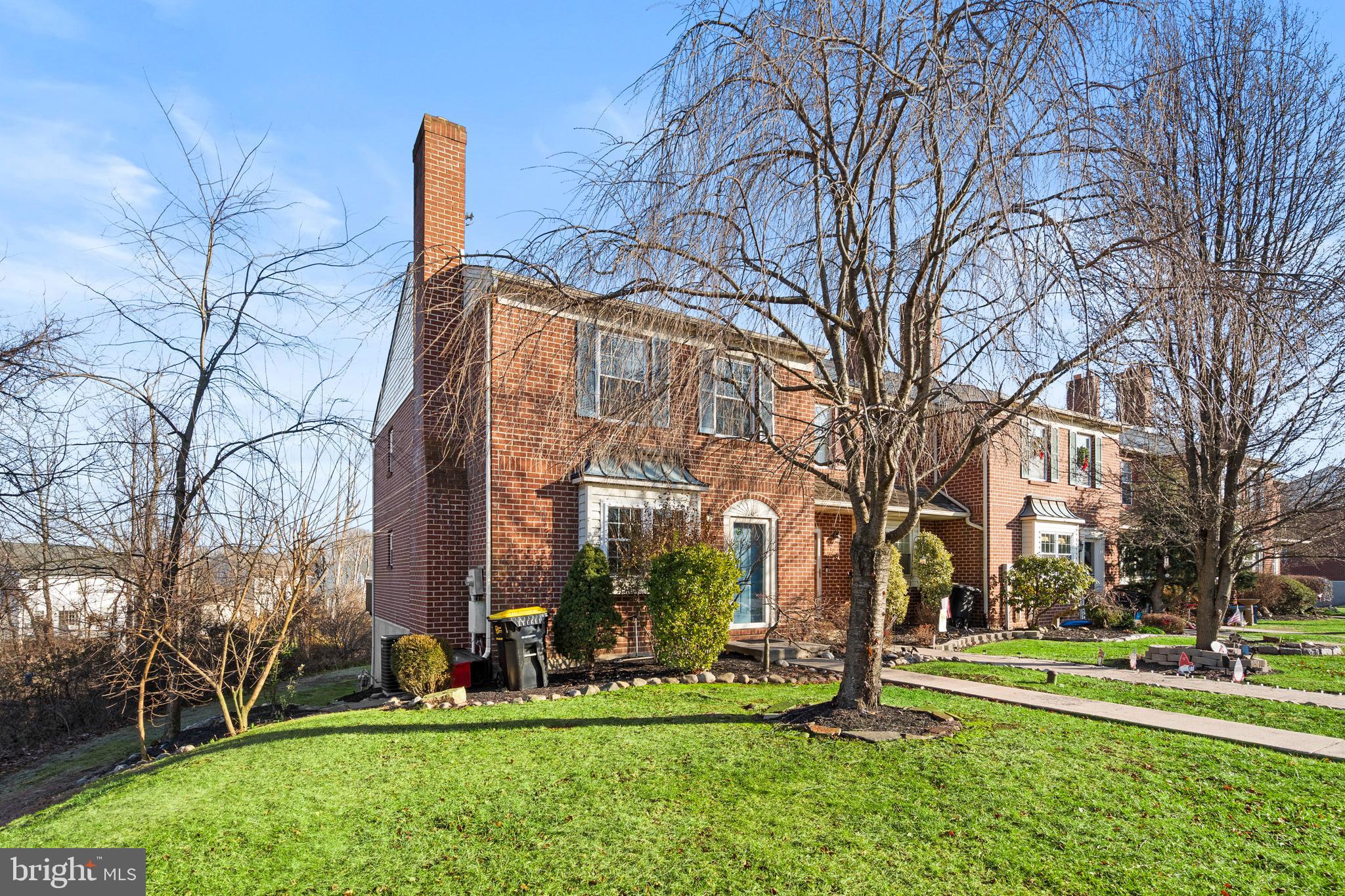 VILLAGE GREEN - Residential