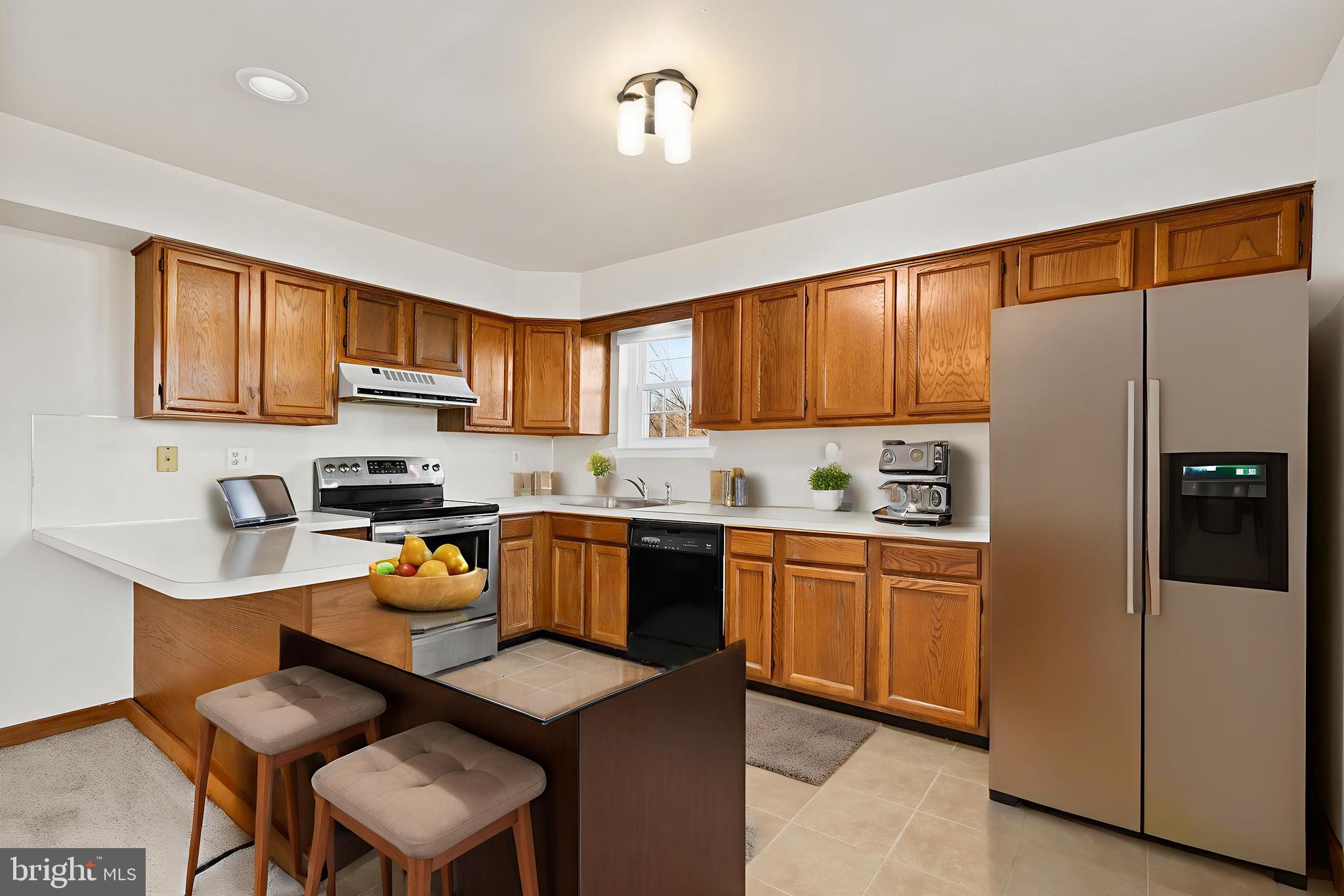 VILLAGE GREEN - Residential