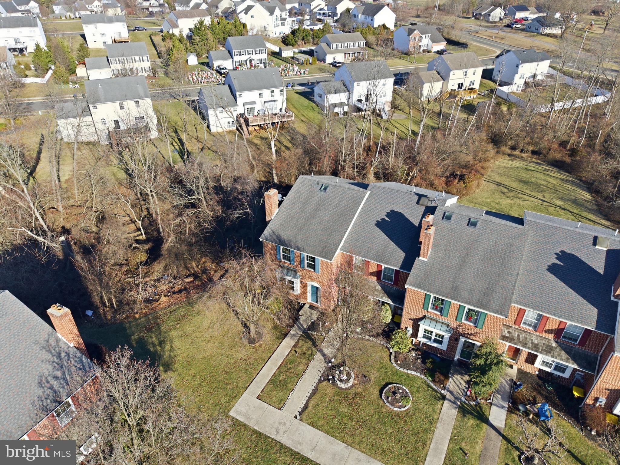 VILLAGE GREEN - Residential