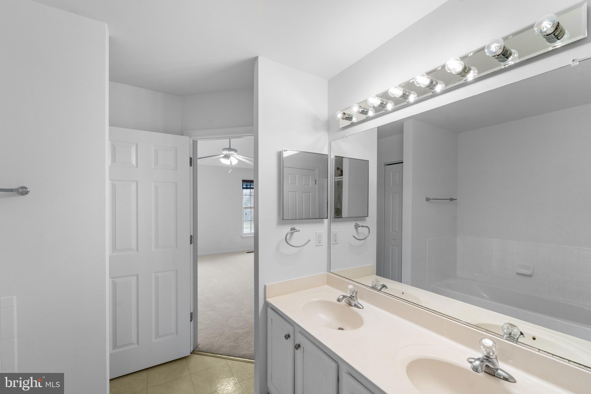 SOUTH RIDING - Residential Lease