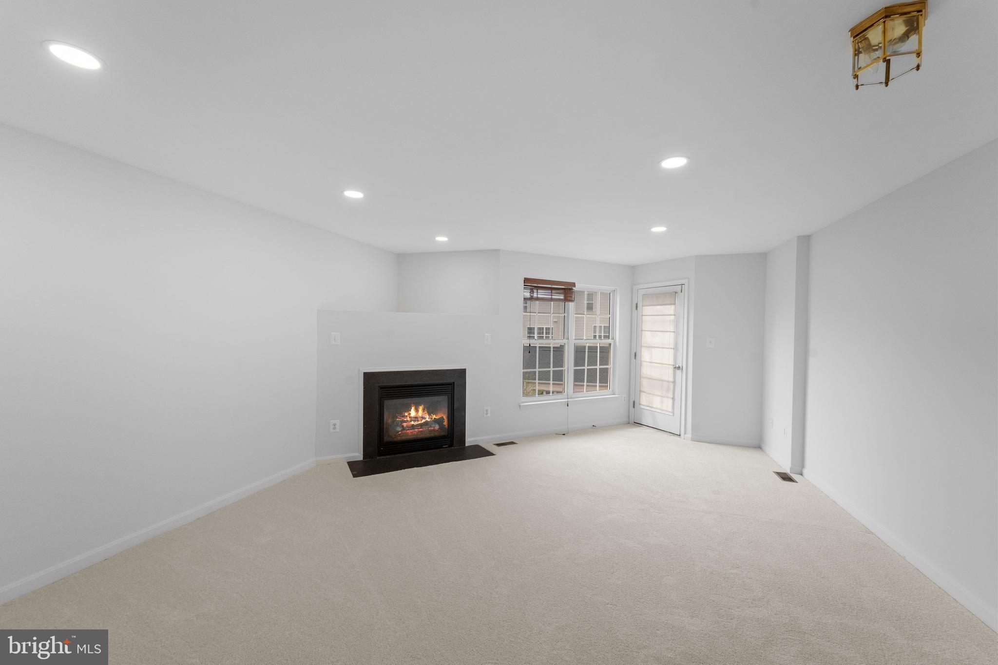 SOUTH RIDING - Residential Lease