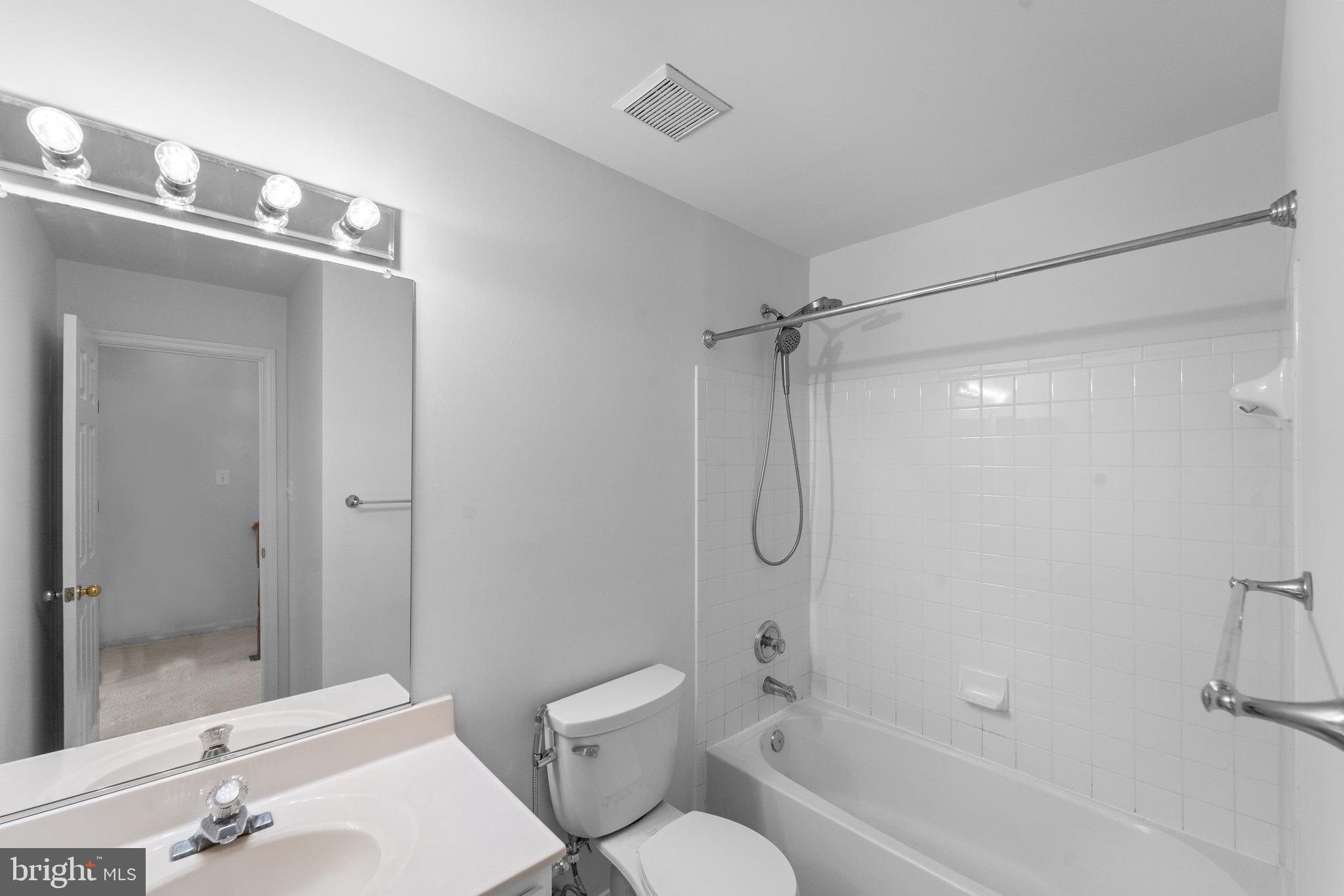 SOUTH RIDING - Residential Lease