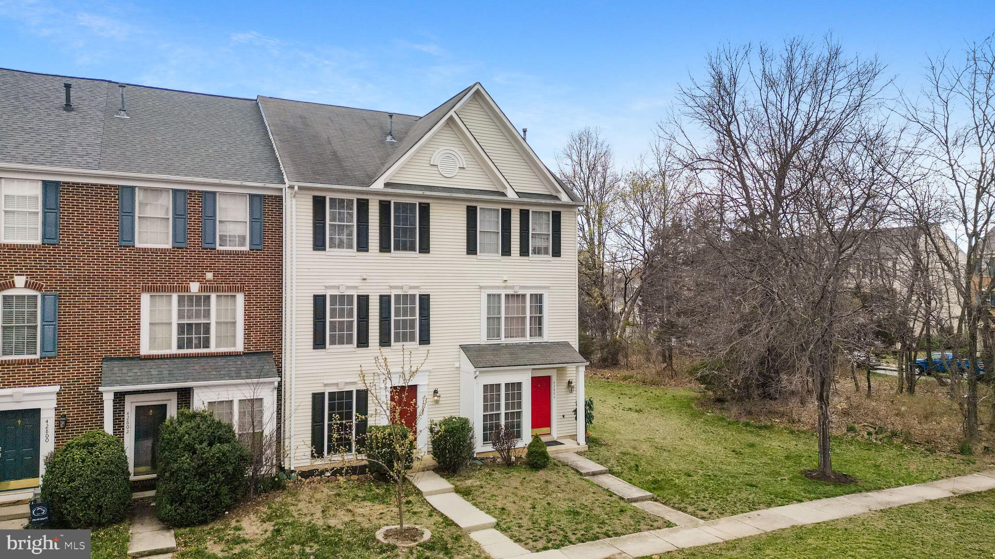 SOUTH RIDING - Residential Lease