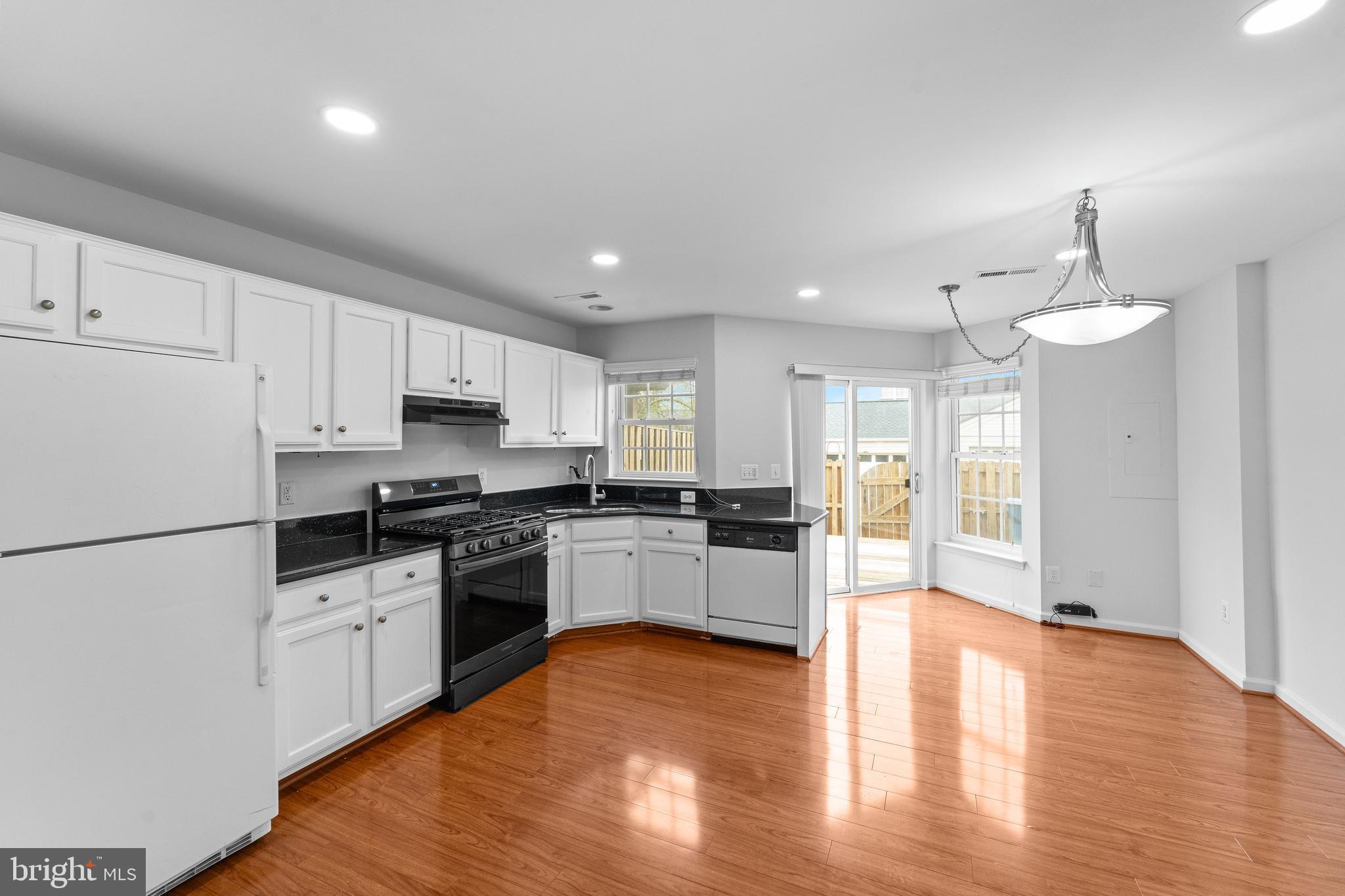 SOUTH RIDING - Residential Lease