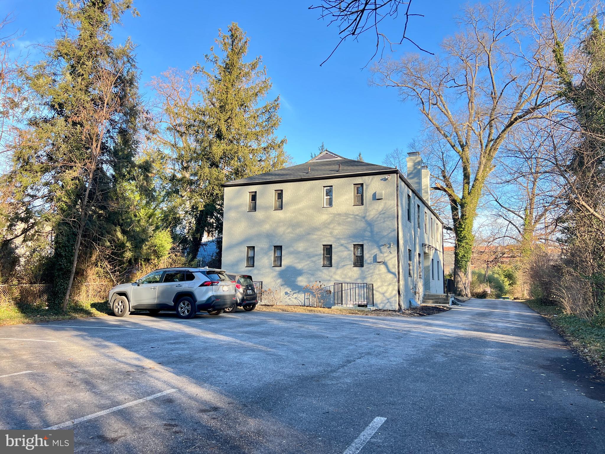 COLLEGE PARK - Residential Lease