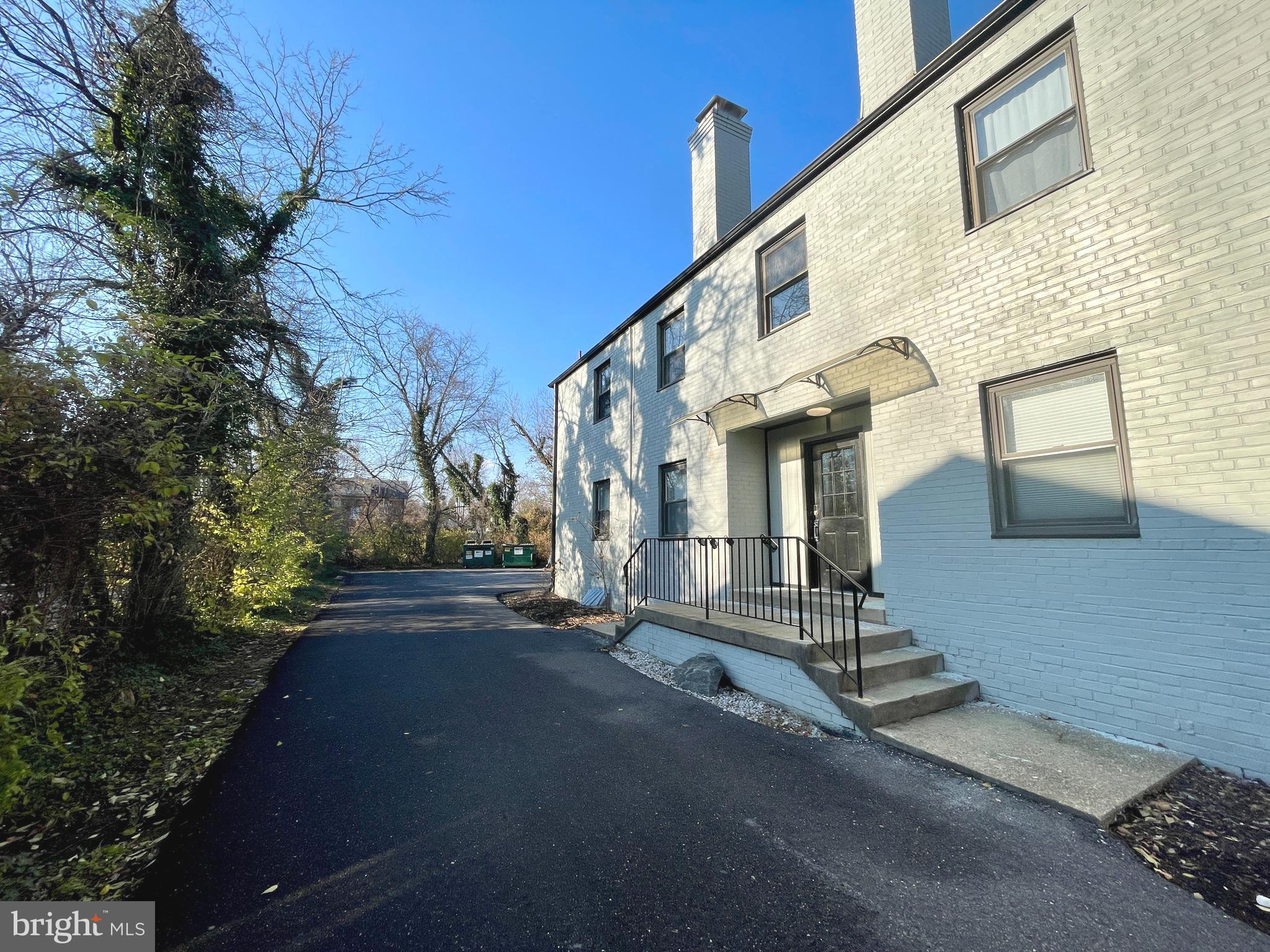 COLLEGE PARK - Residential Lease