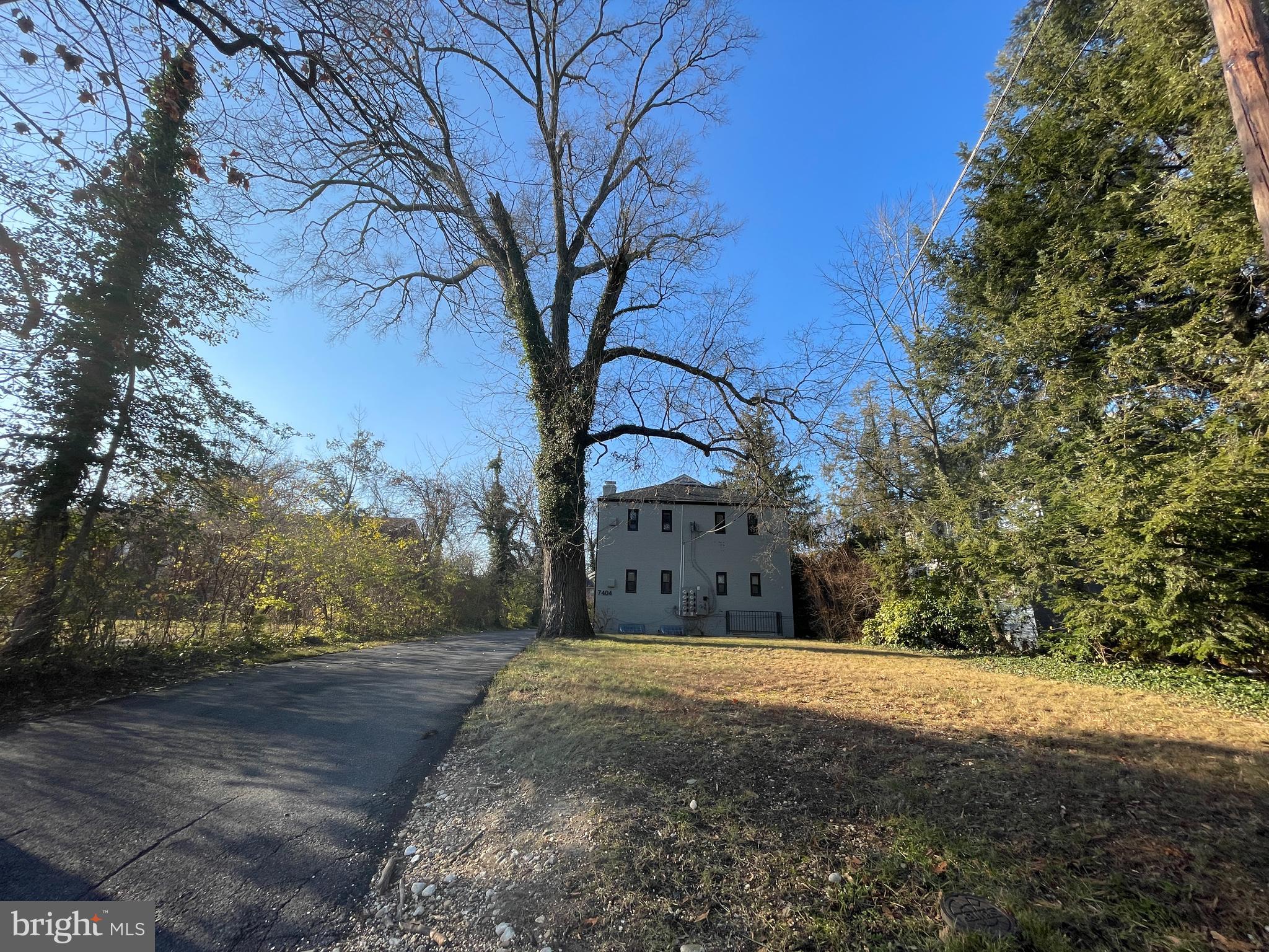 COLLEGE PARK - Residential Lease