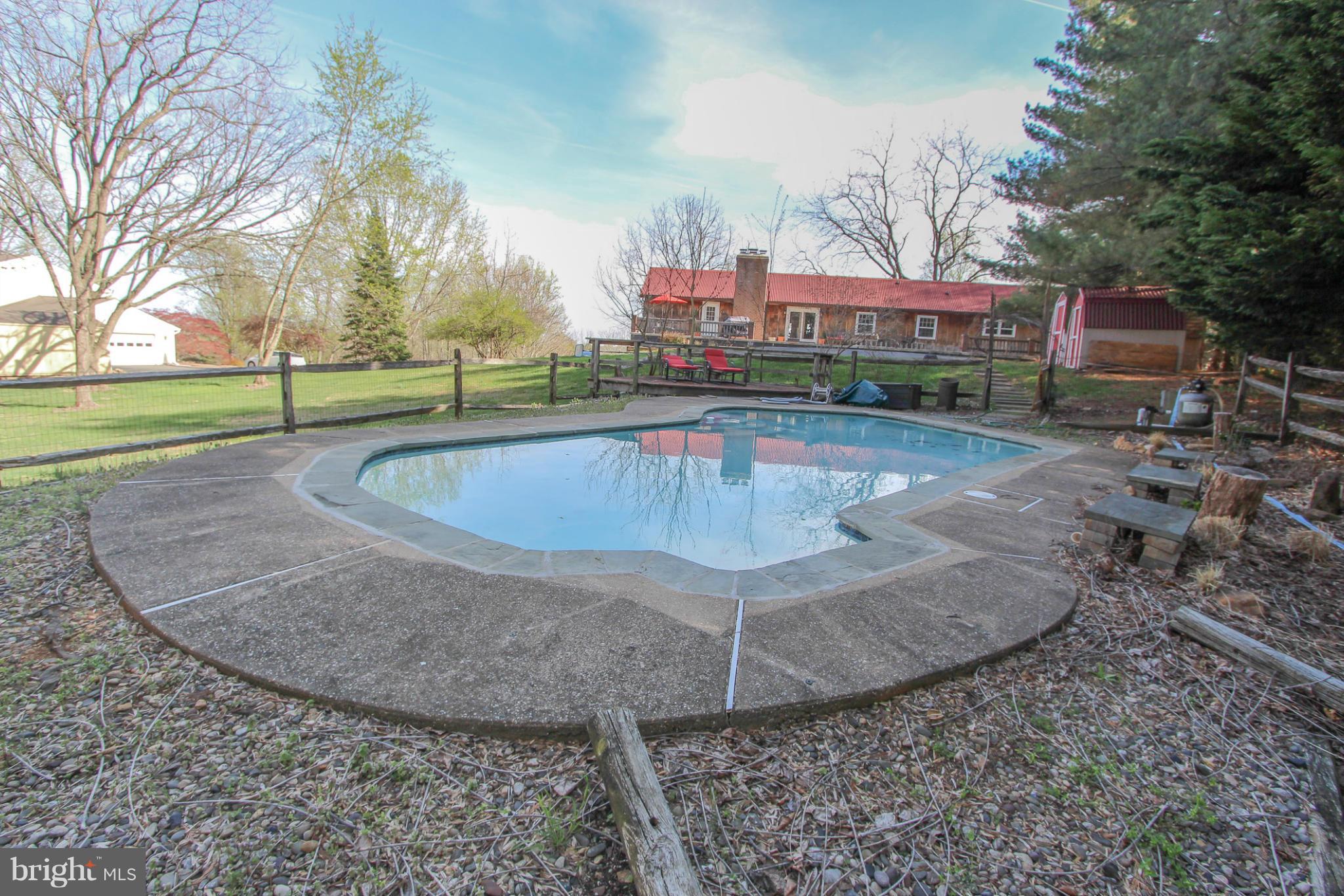 FOREST LAKES - Residential