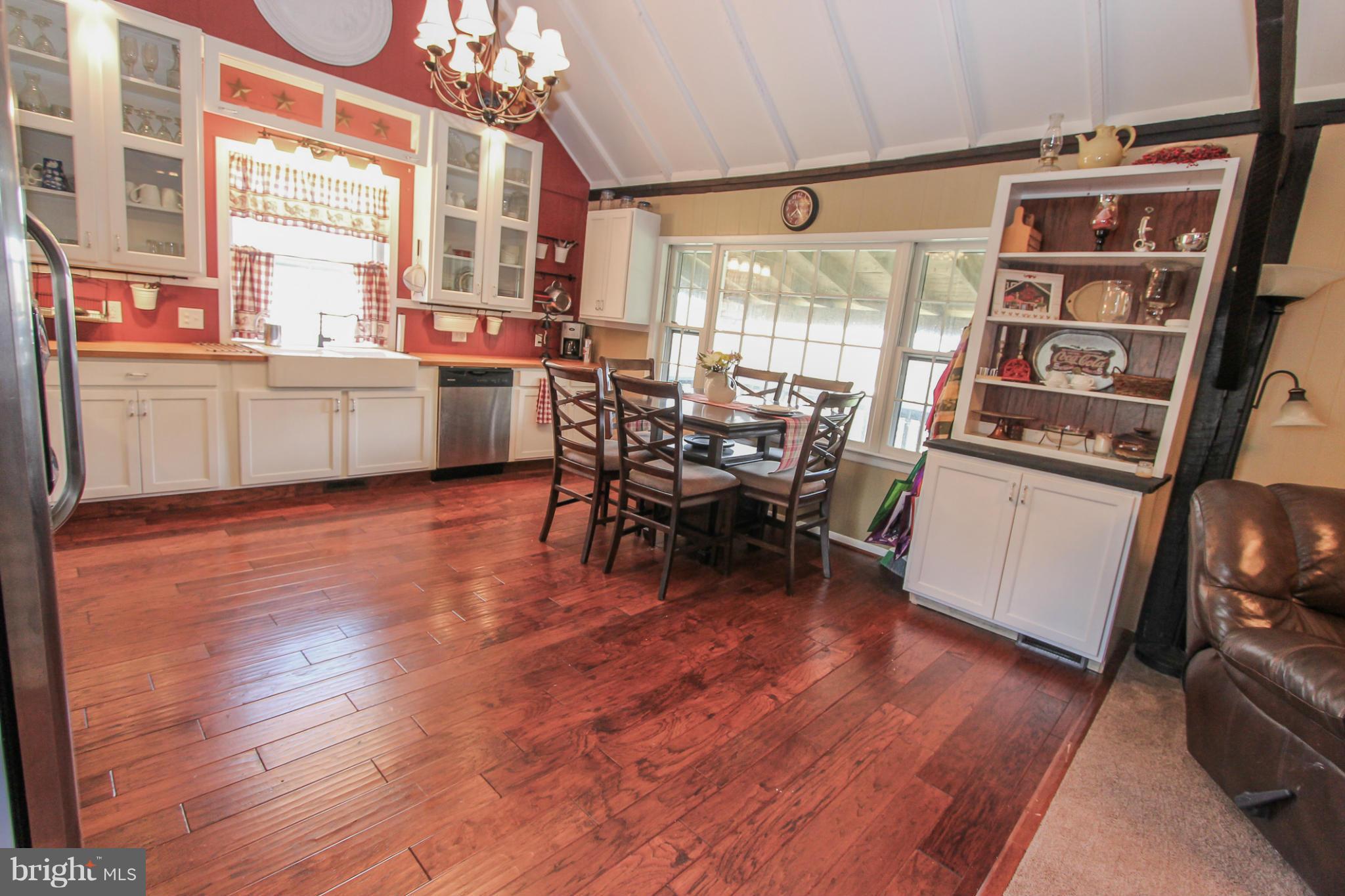 FOREST LAKES - Residential