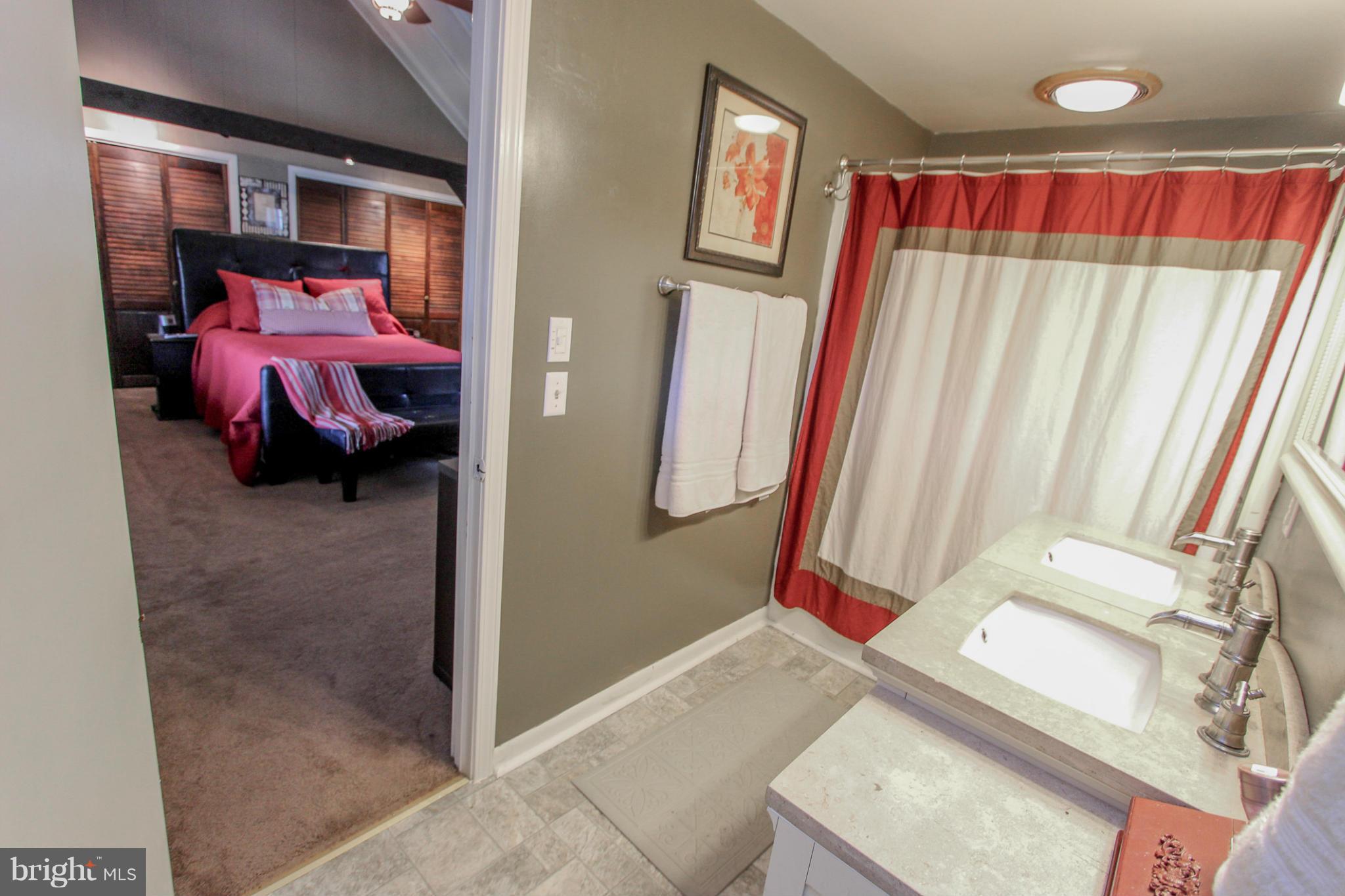 FOREST LAKES - Residential