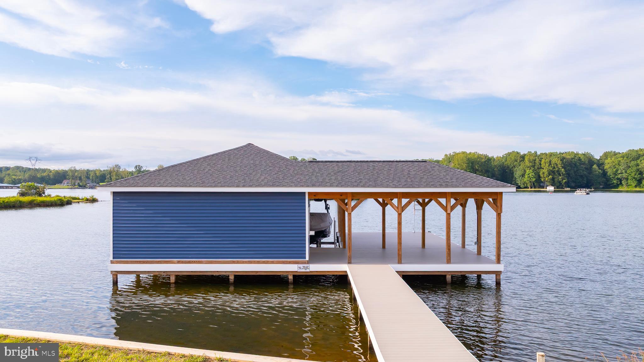 ROCK ISLAND LANDING - Residential