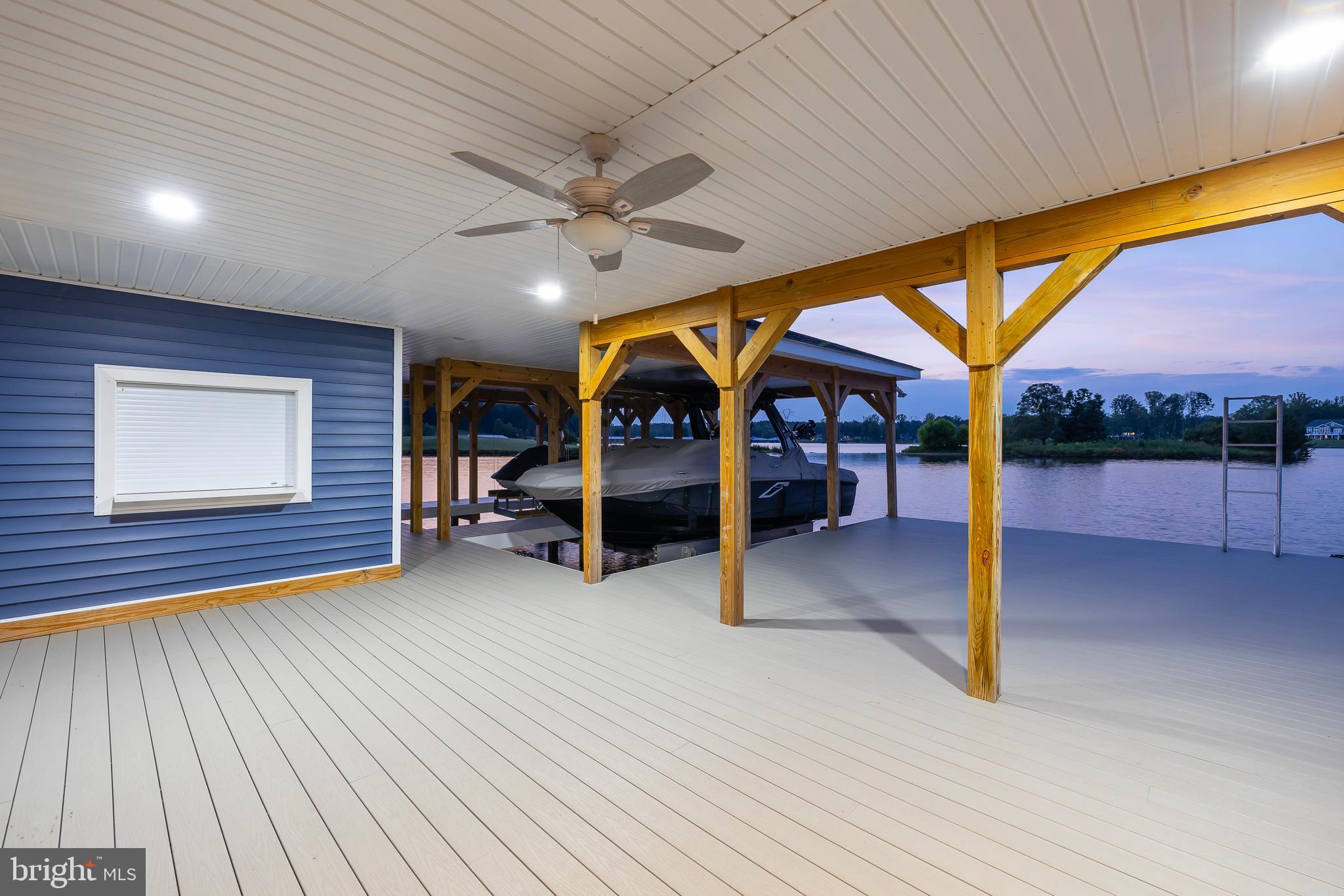 ROCK ISLAND LANDING - Residential