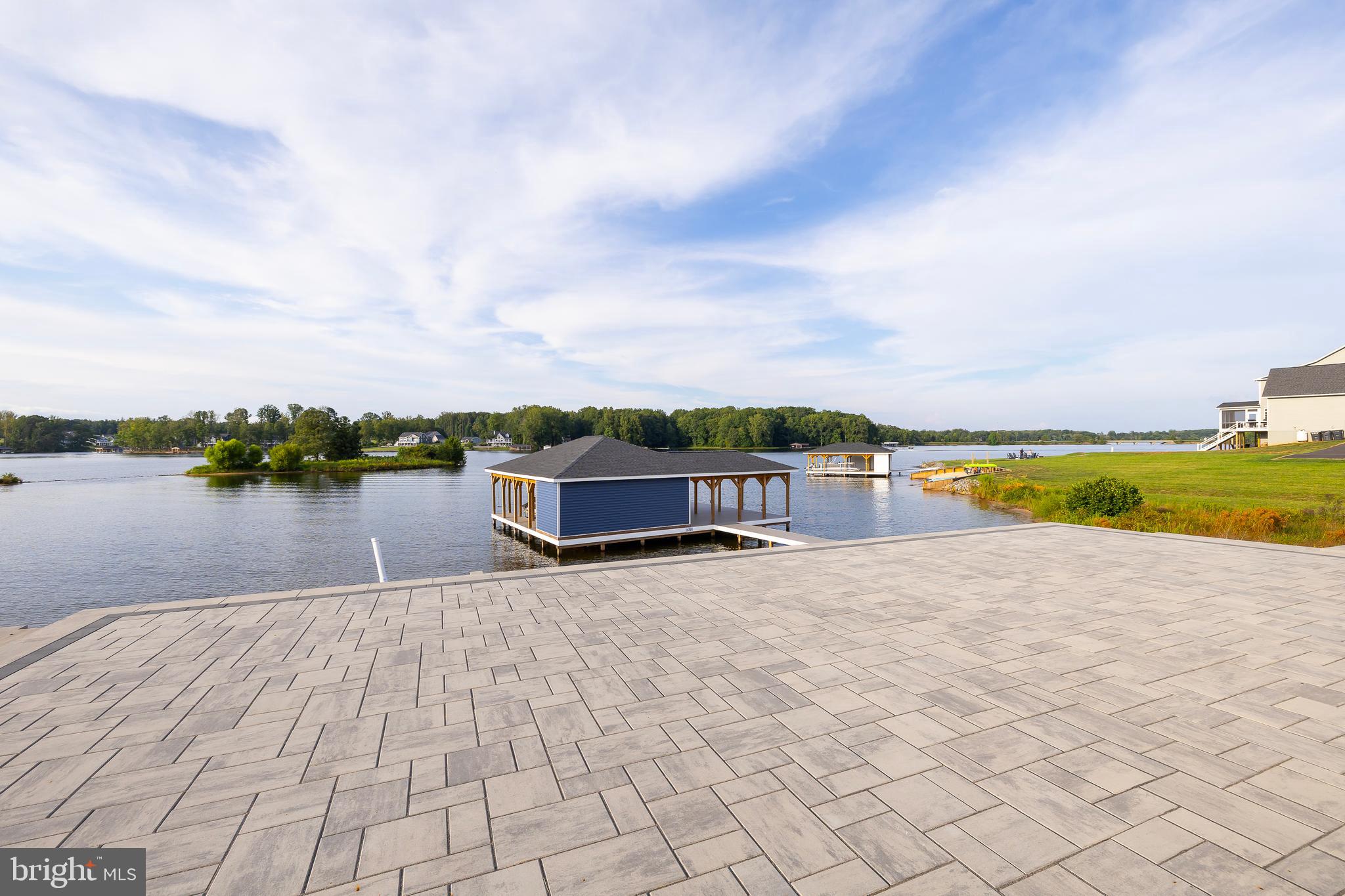 ROCK ISLAND LANDING - Residential