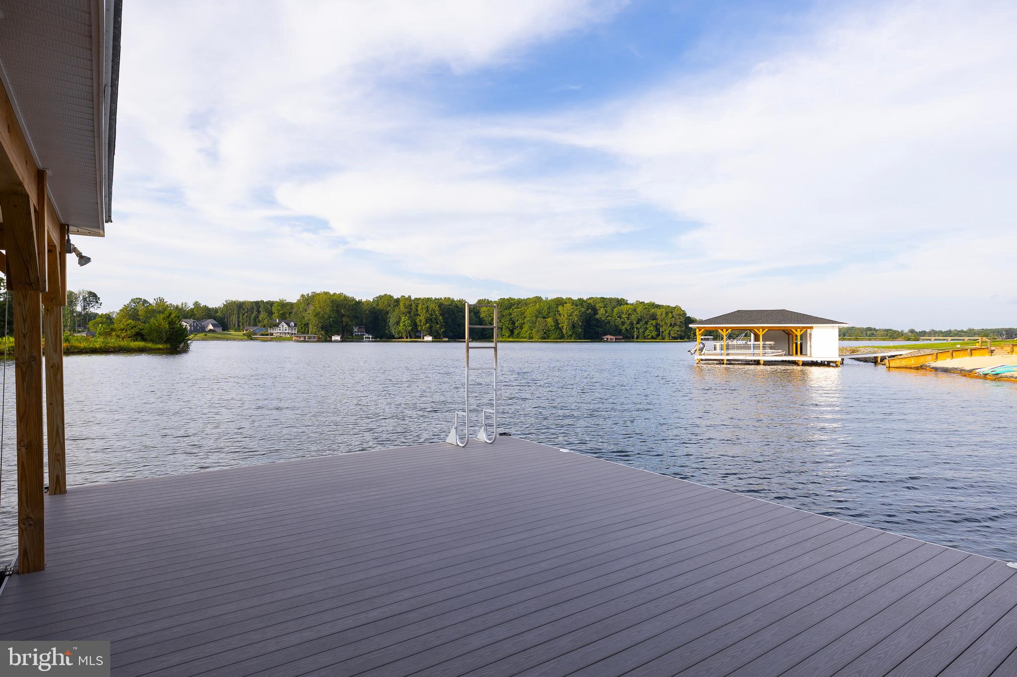 ROCK ISLAND LANDING - Residential