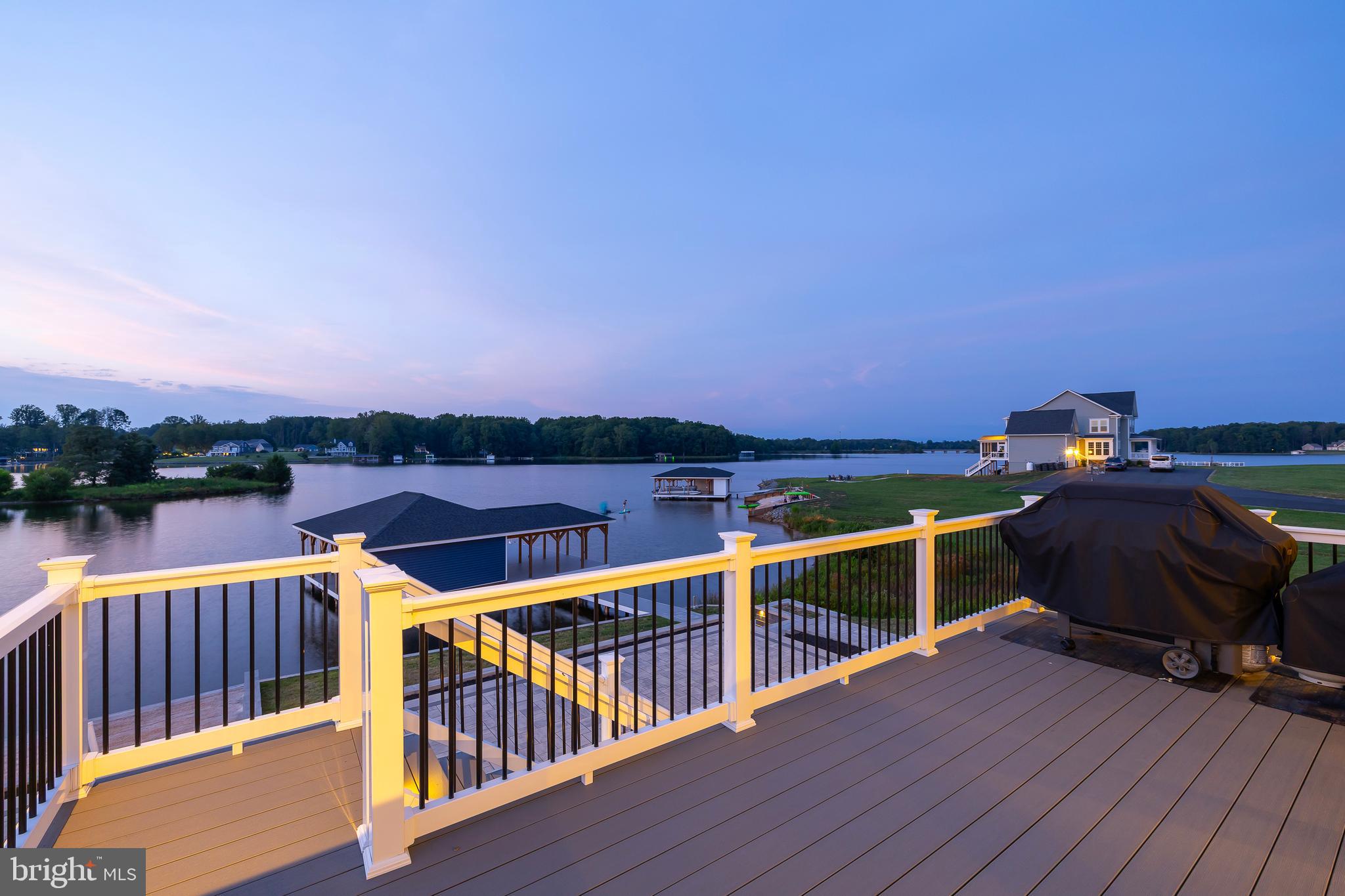 ROCK ISLAND LANDING - Residential