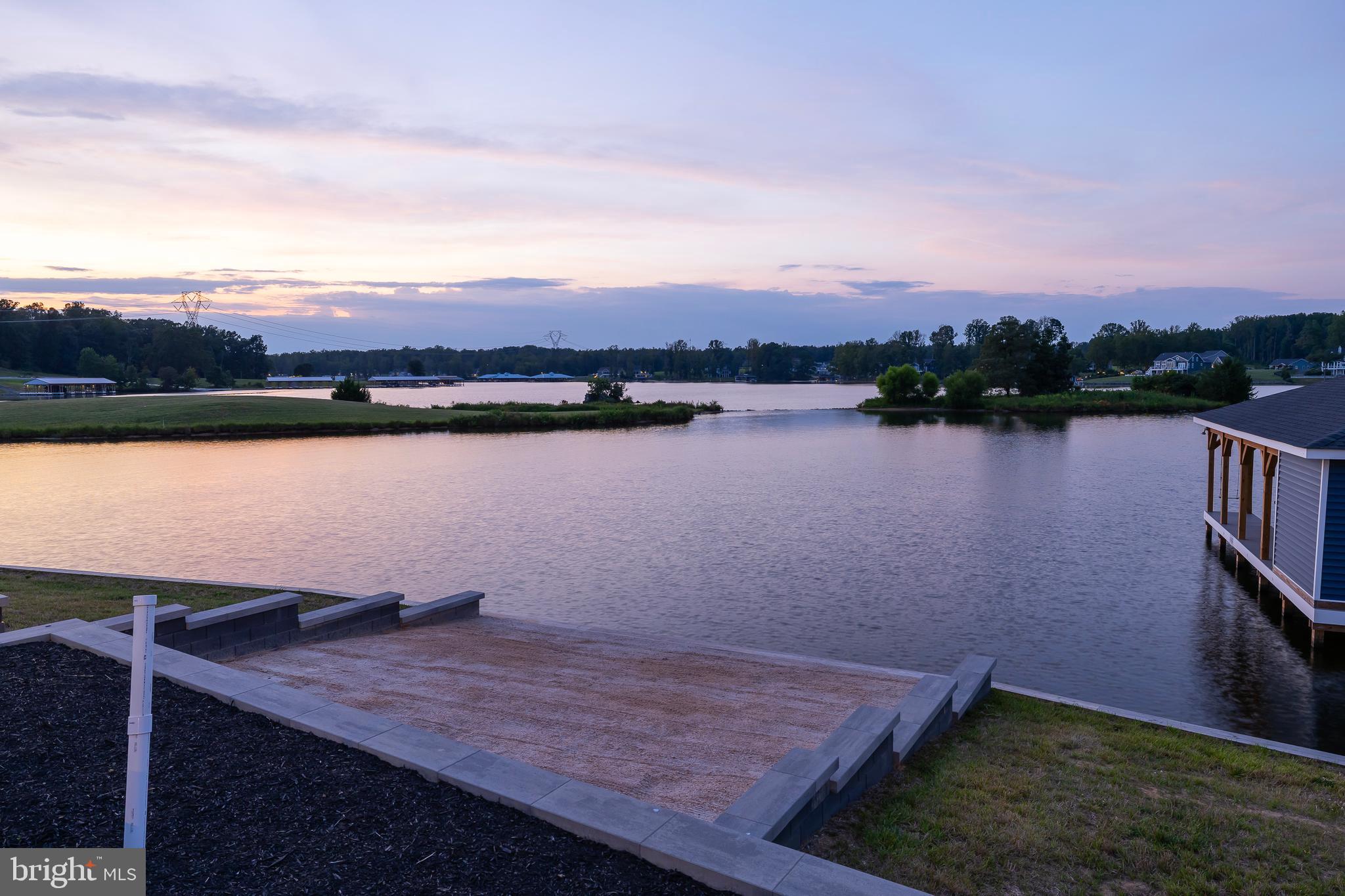 ROCK ISLAND LANDING - Residential
