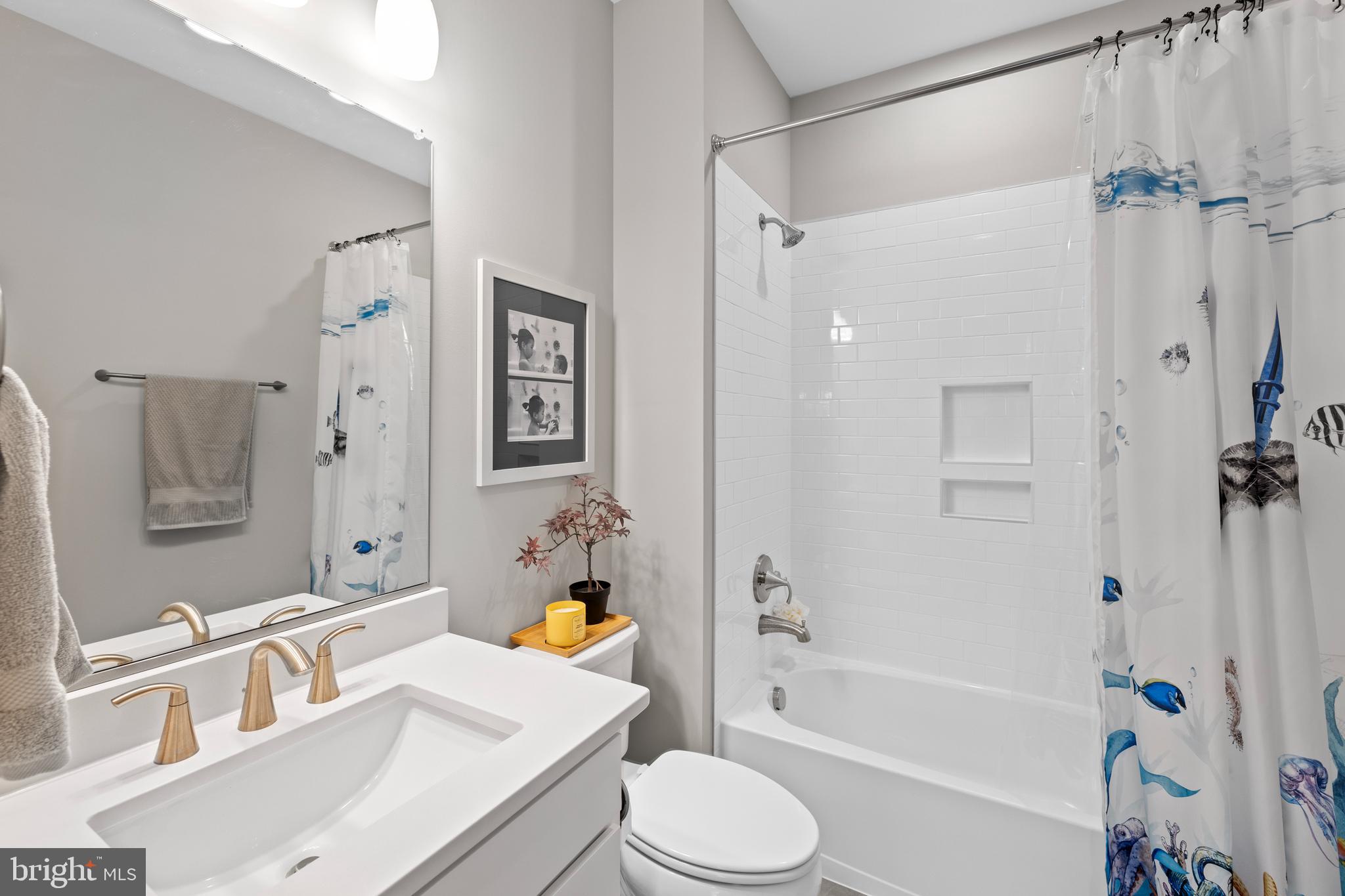 ROCK ISLAND LANDING - Residential