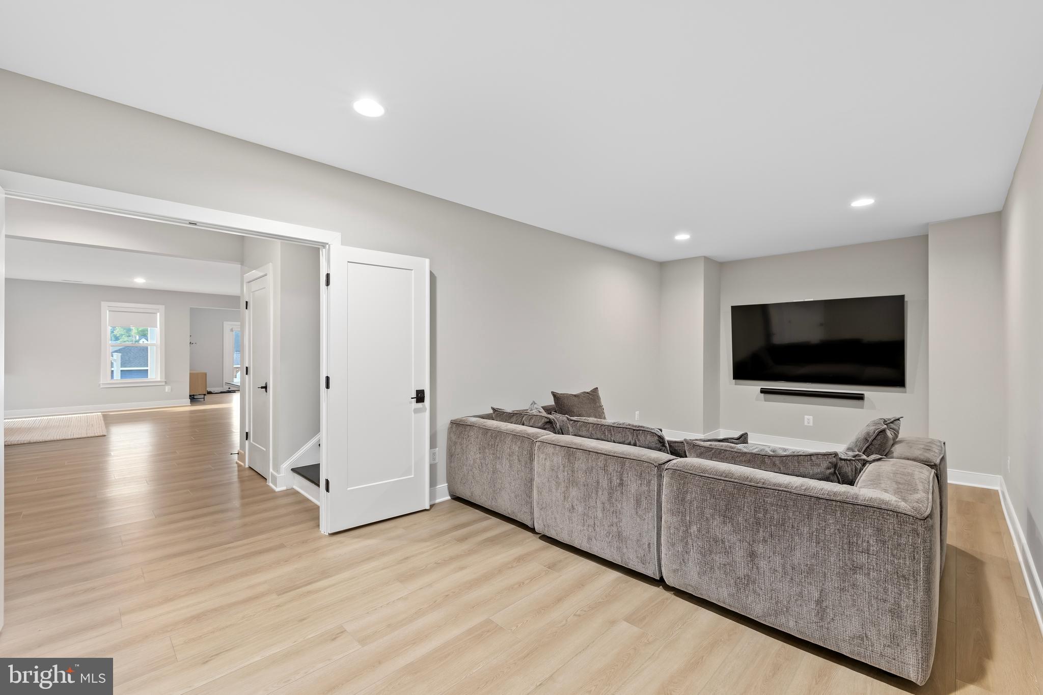 ROCK ISLAND LANDING - Residential