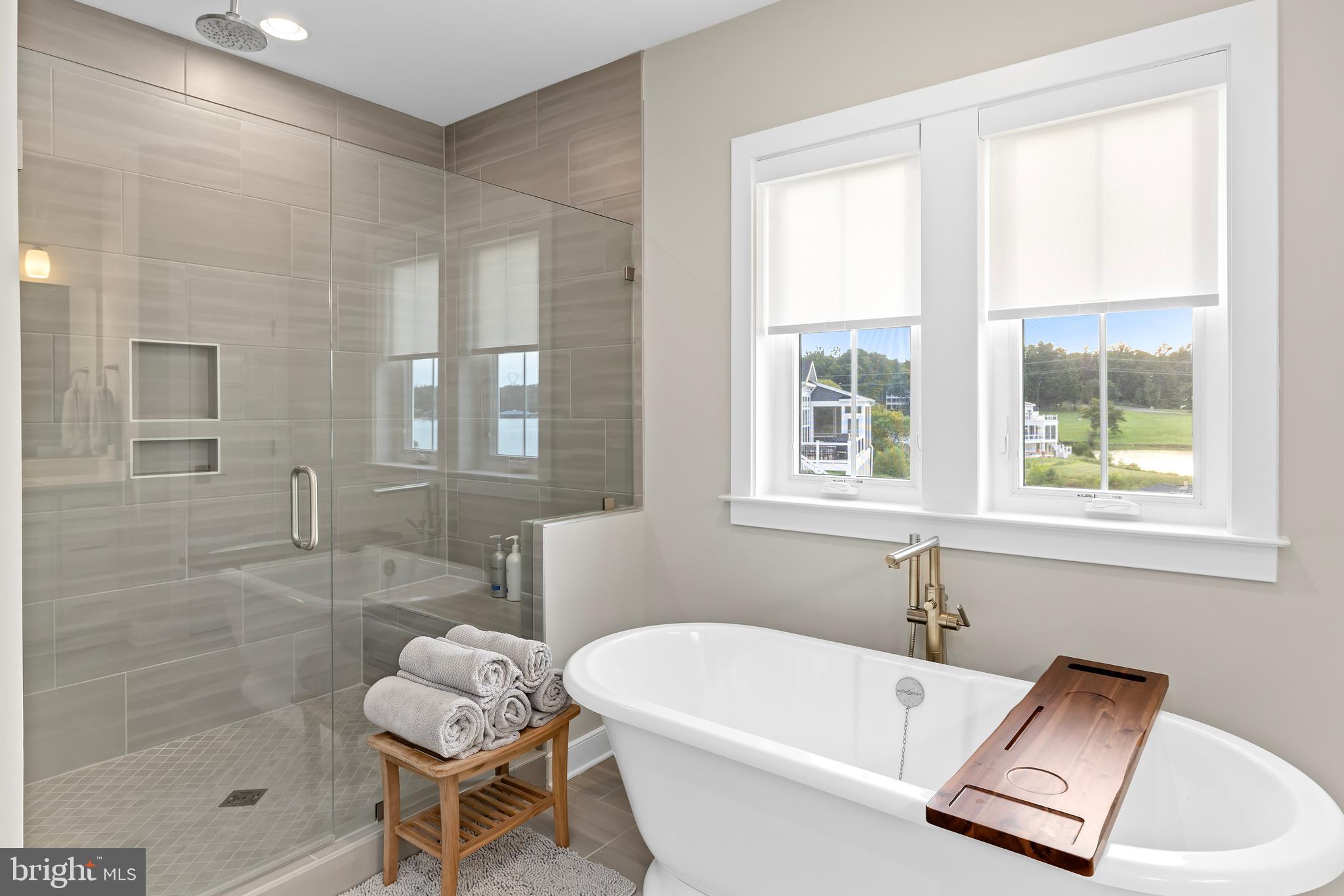 ROCK ISLAND LANDING - Residential