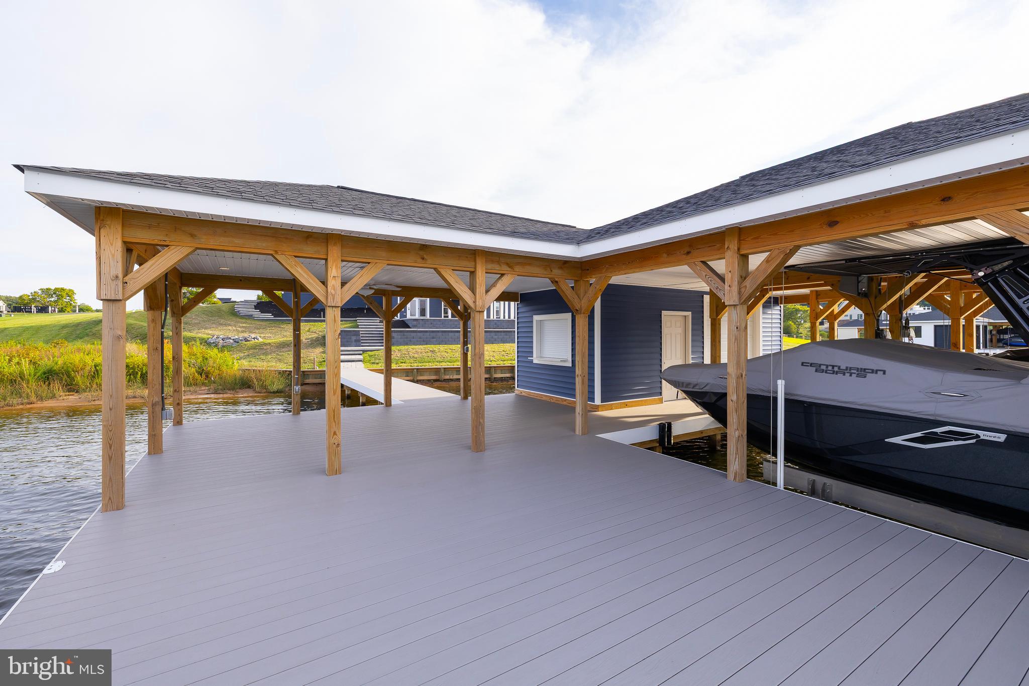 ROCK ISLAND LANDING - Residential