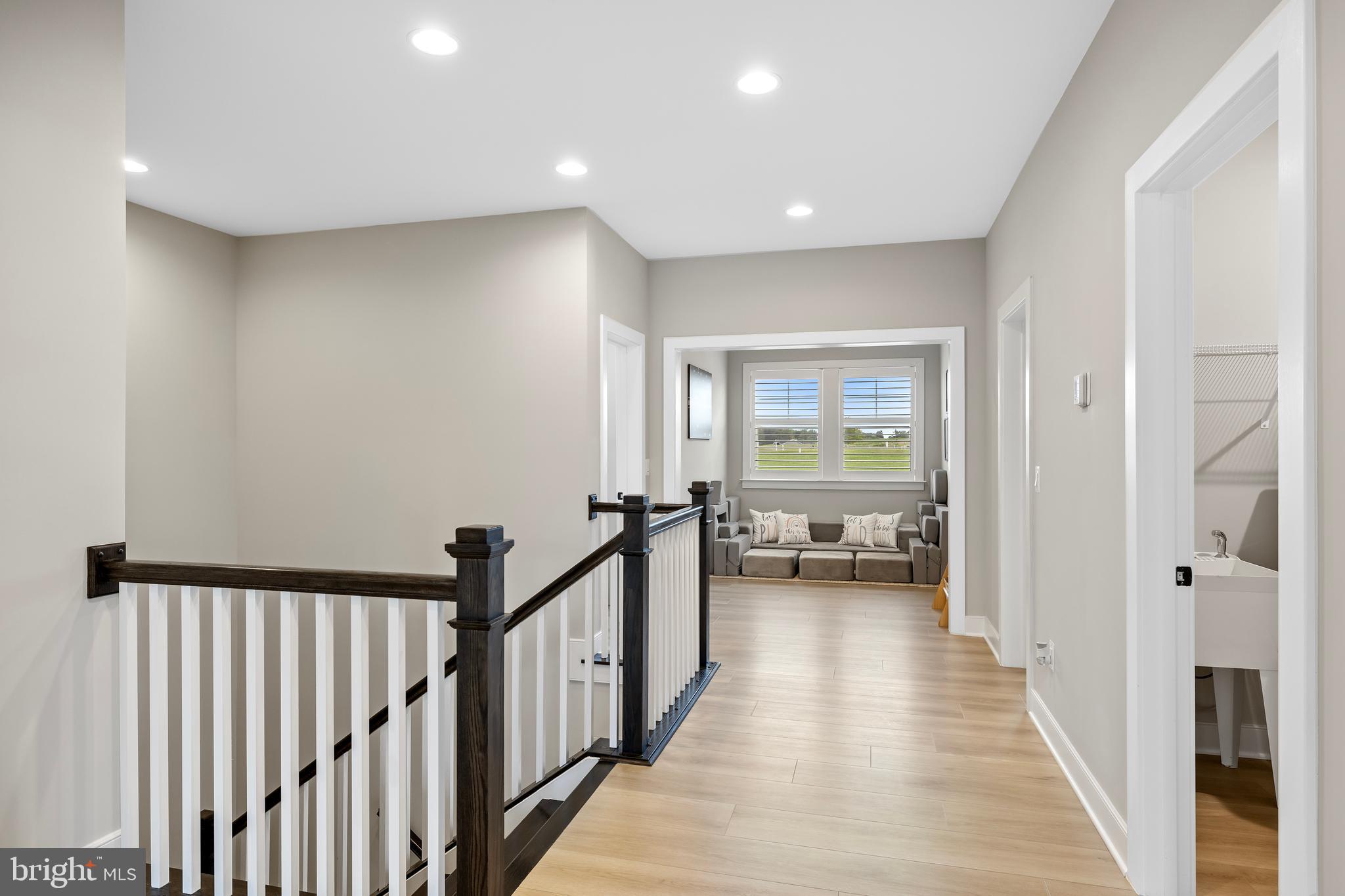 ROCK ISLAND LANDING - Residential