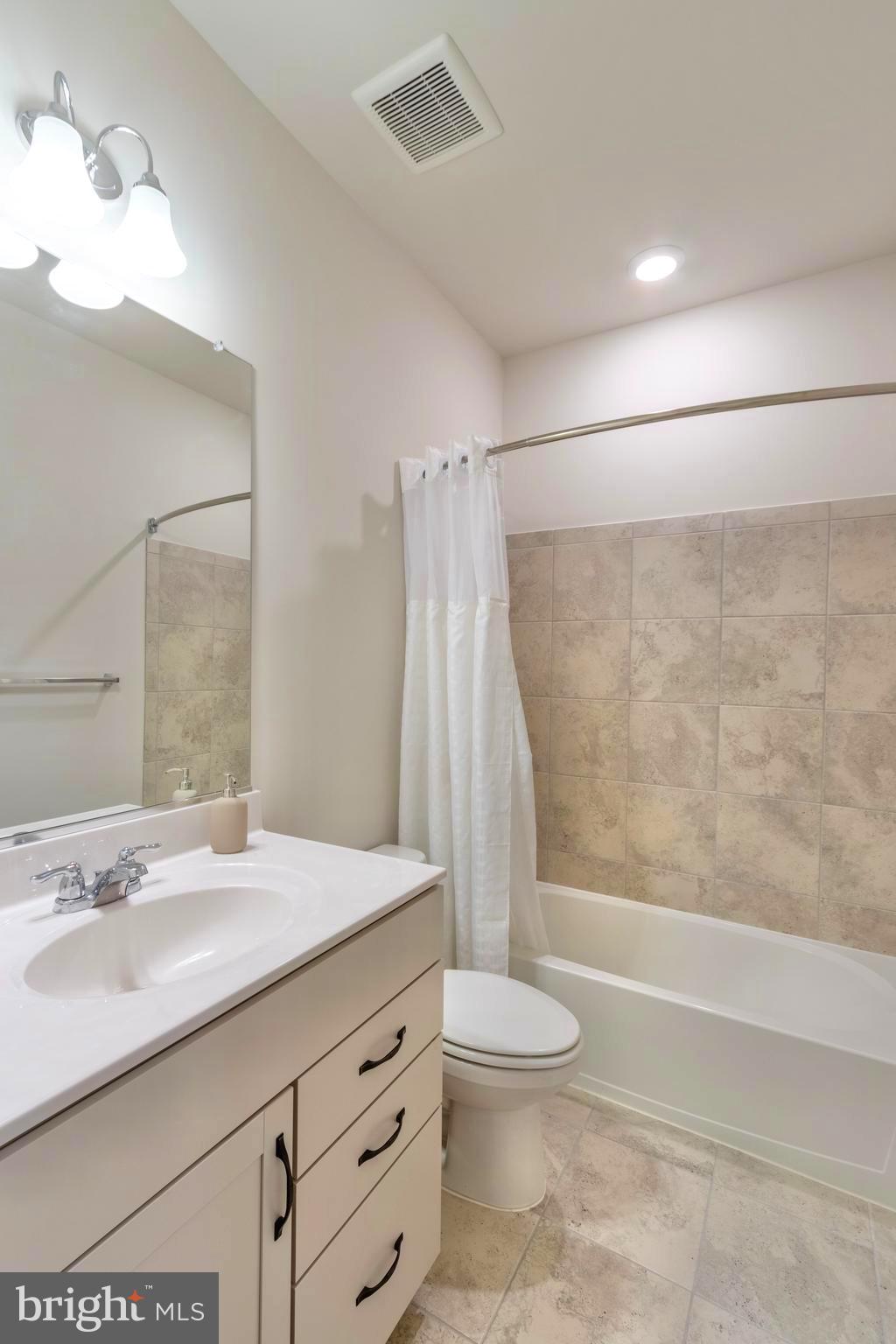 WHITSON WOODS - Residential