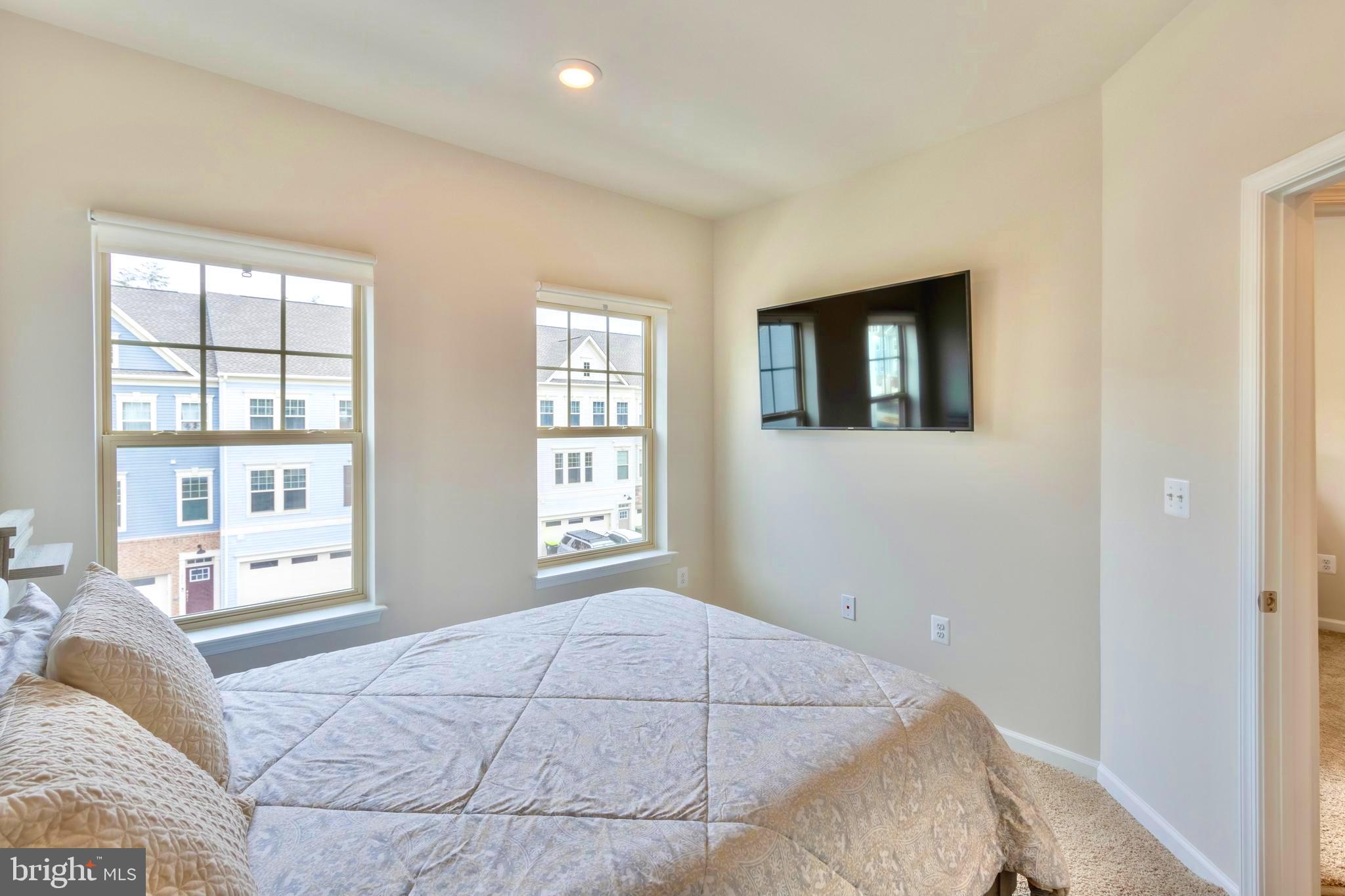 WHITSON WOODS - Residential