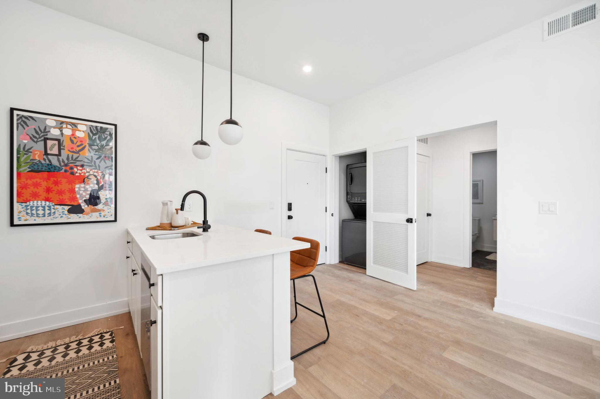 PORT RICHMOND - Residential Lease