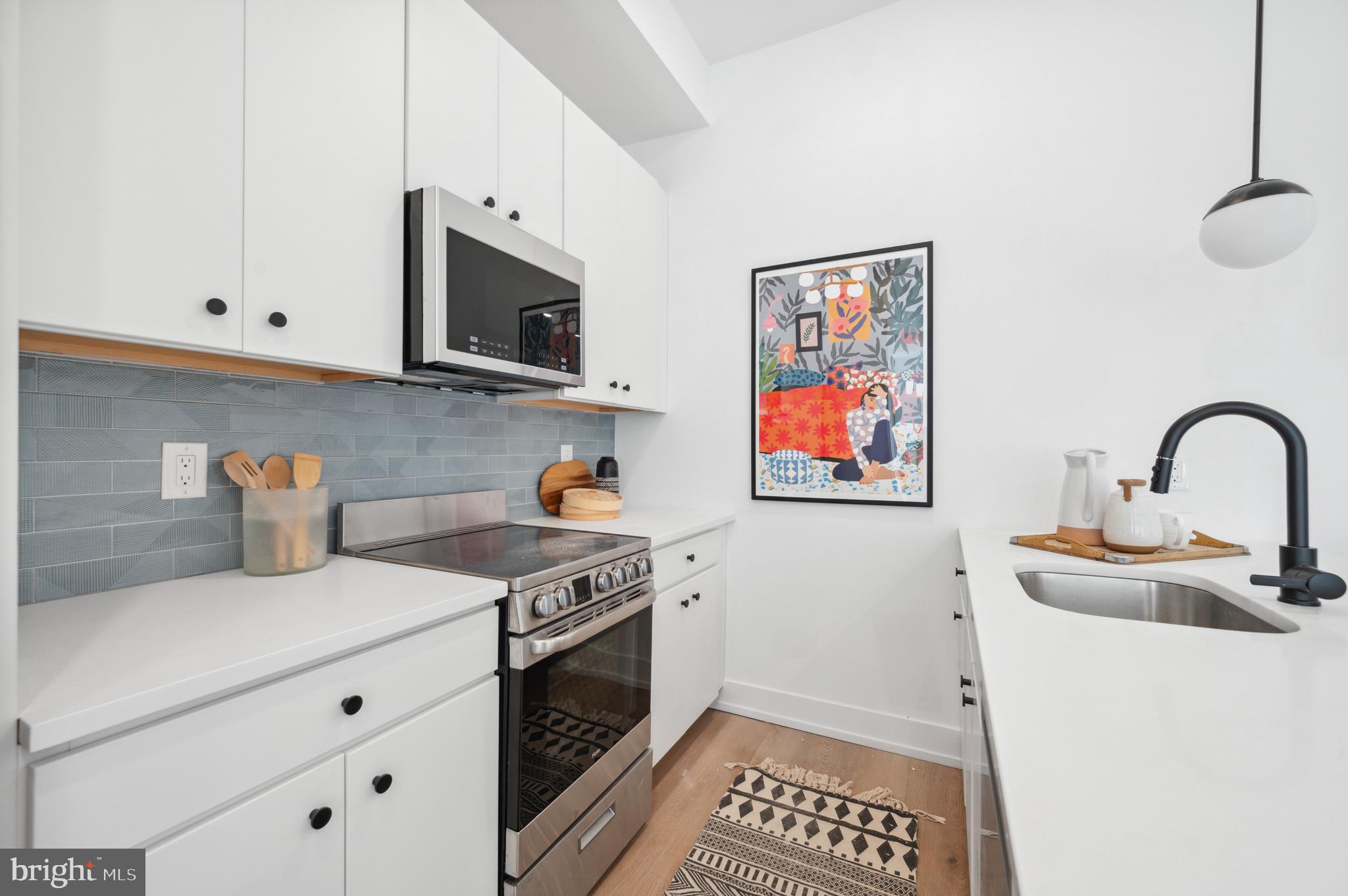 PORT RICHMOND - Residential Lease