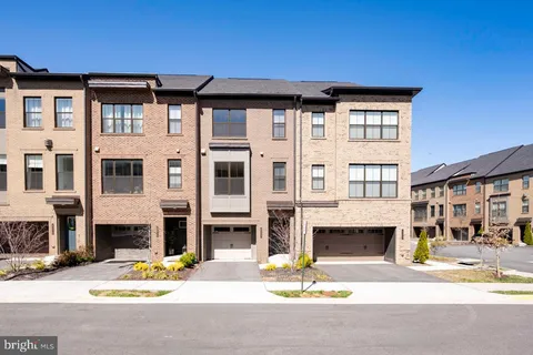 6222 Almerico Place, Alexandria, VA MLS: VAFX2220618