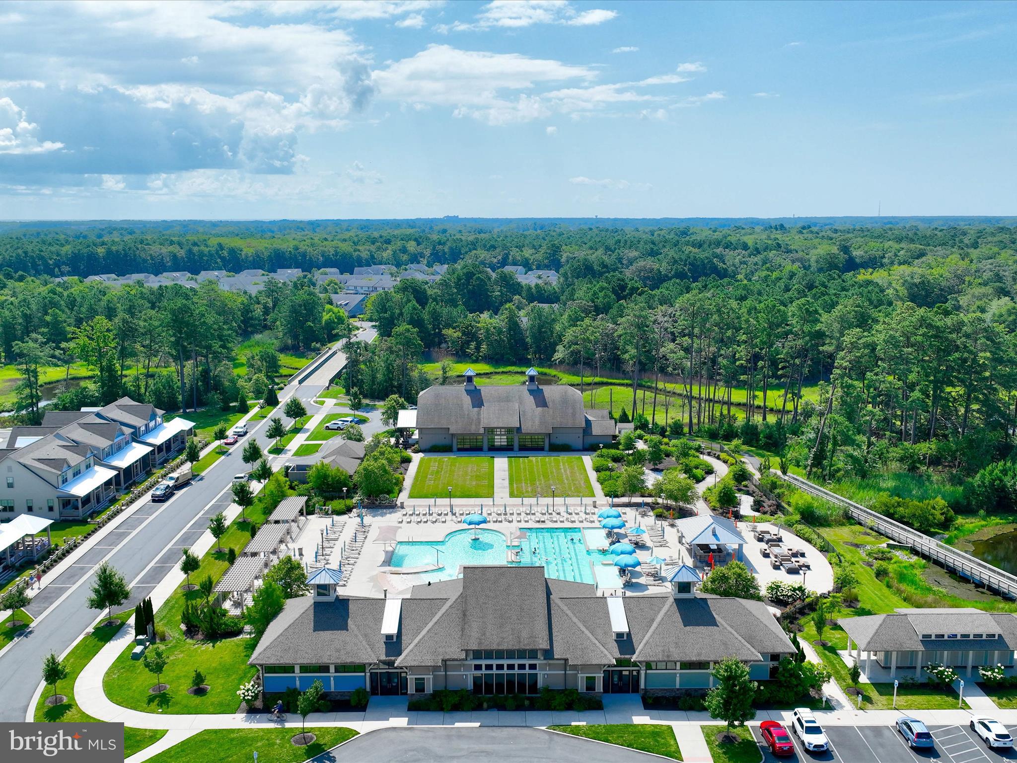 BAY FOREST CLUB - Residential