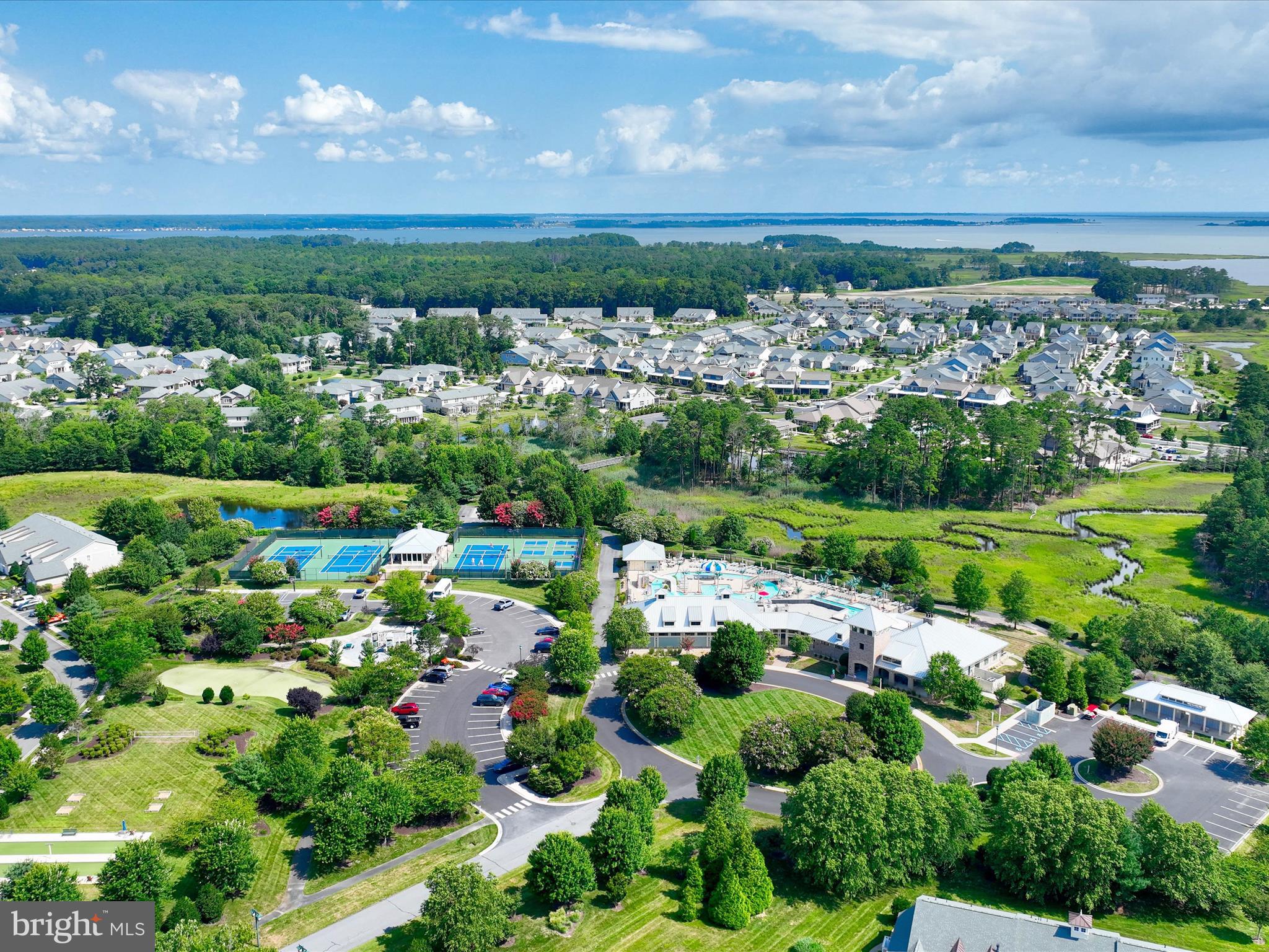 BAY FOREST CLUB - Residential