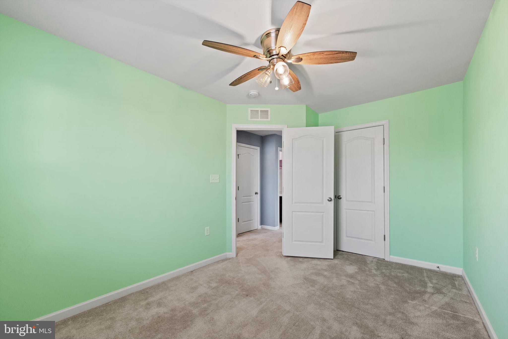 MCCAULEY CROSSING - Residential Lease