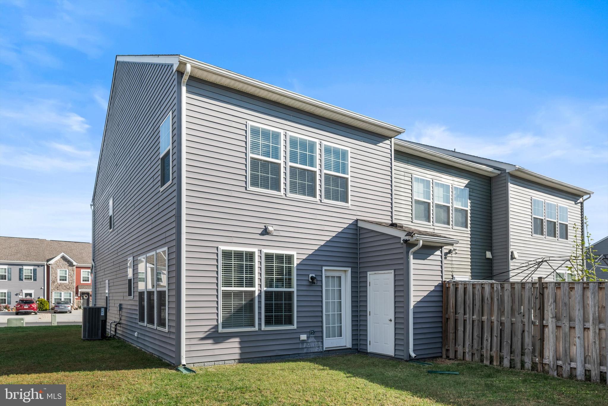 MCCAULEY CROSSING - Residential Lease