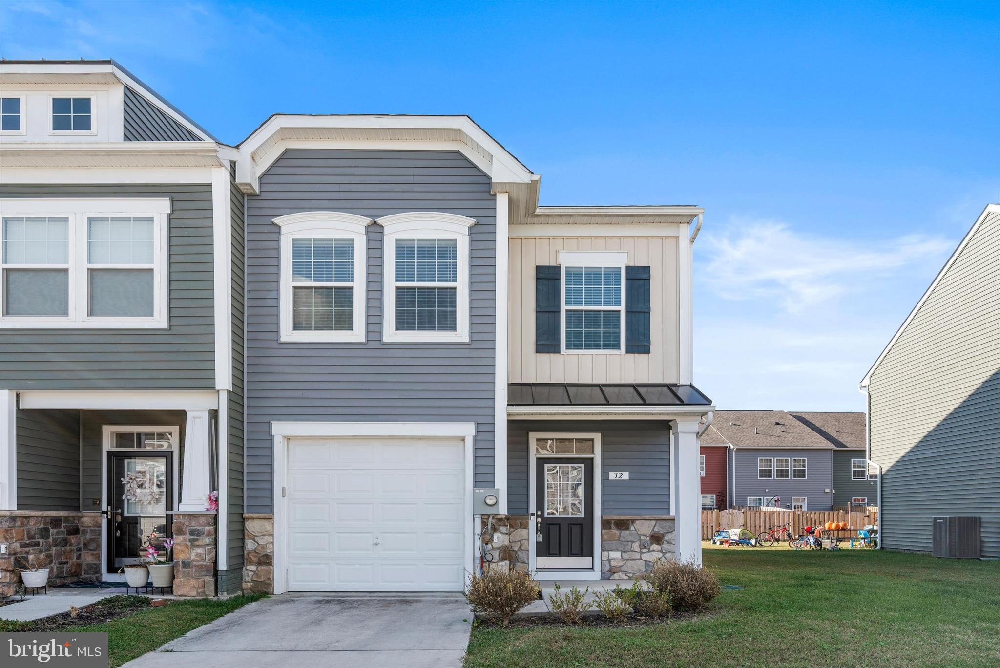 MCCAULEY CROSSING - Residential Lease