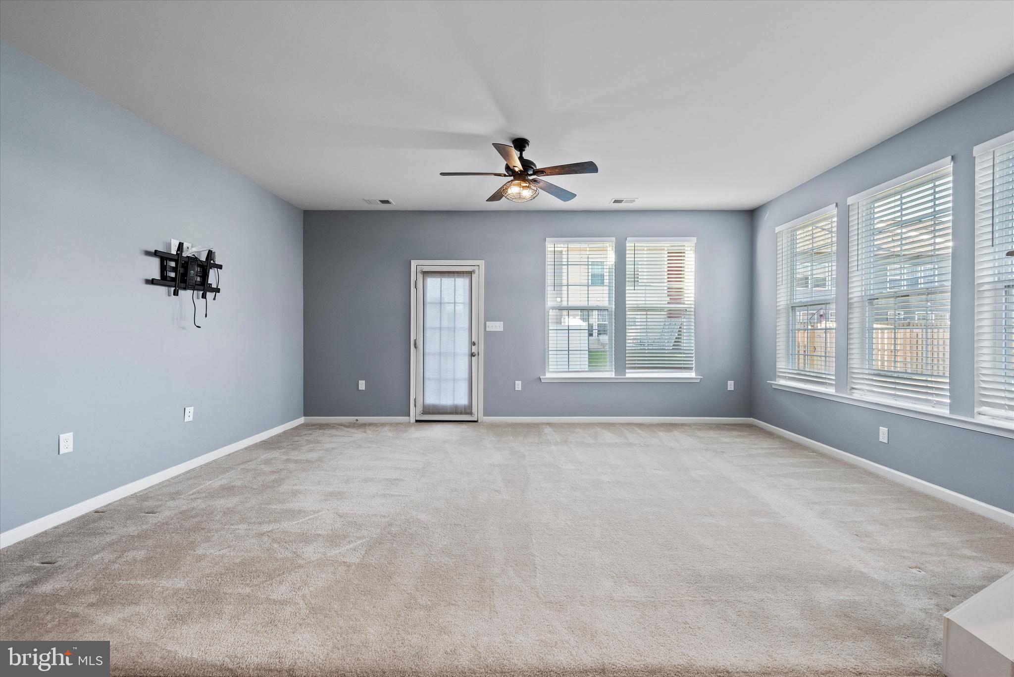 MCCAULEY CROSSING - Residential Lease