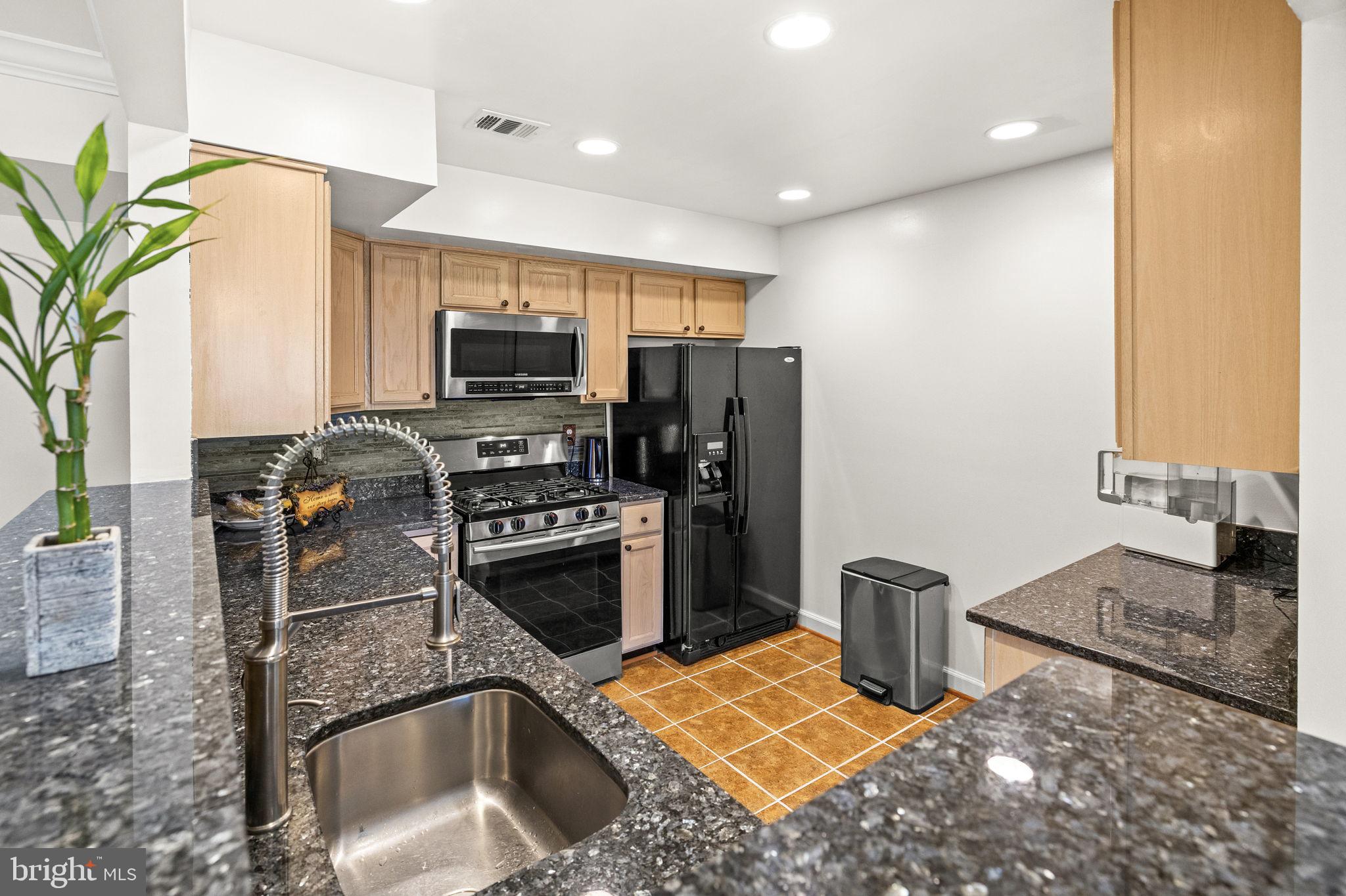 HIGHLAND AT GUNSTON CORNER - Residential