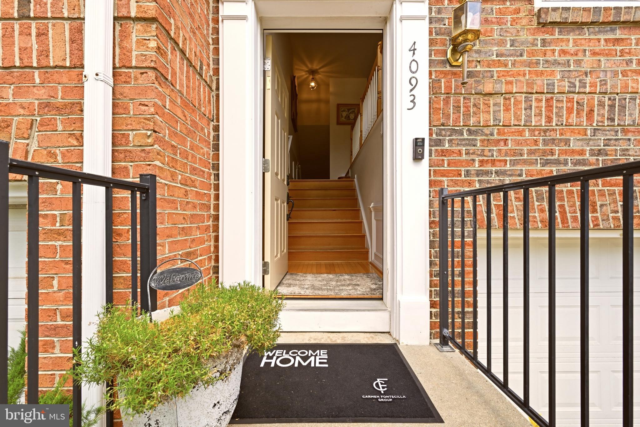 4093 OAK VILLAGE LANDING