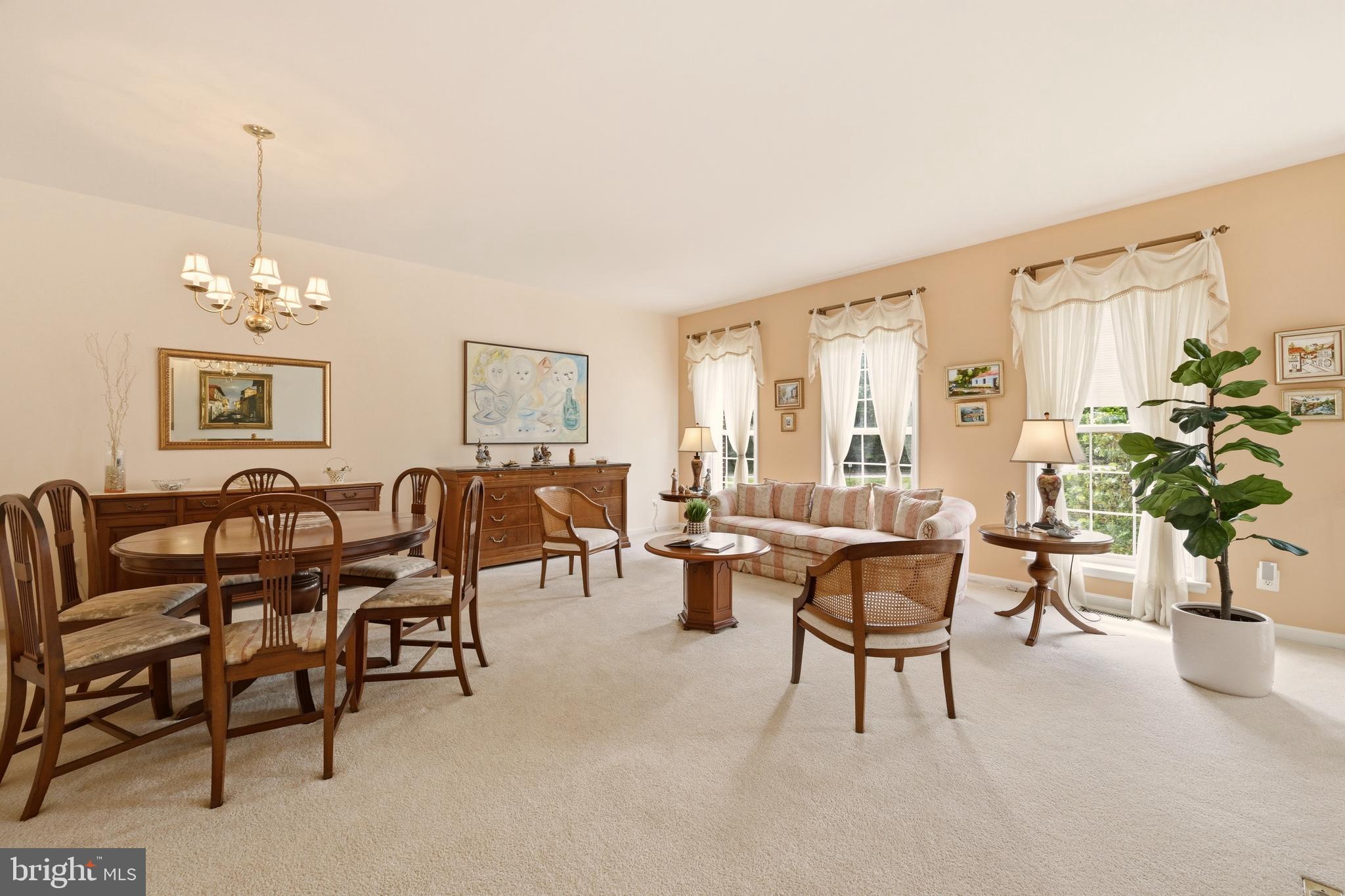 4093 OAK VILLAGE LANDING