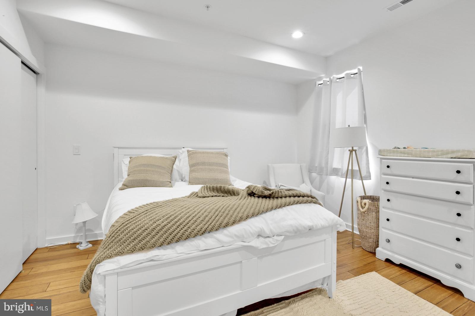 GRAYS FERRY - Residential Lease