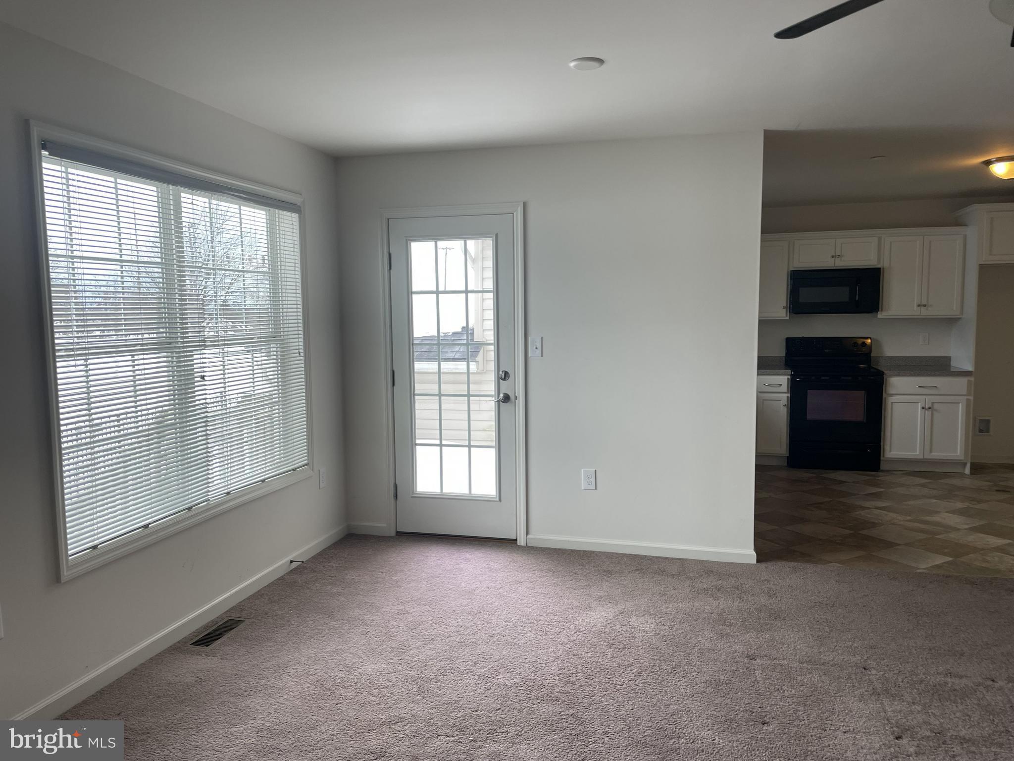 MACINTOSH CROSSING - Residential