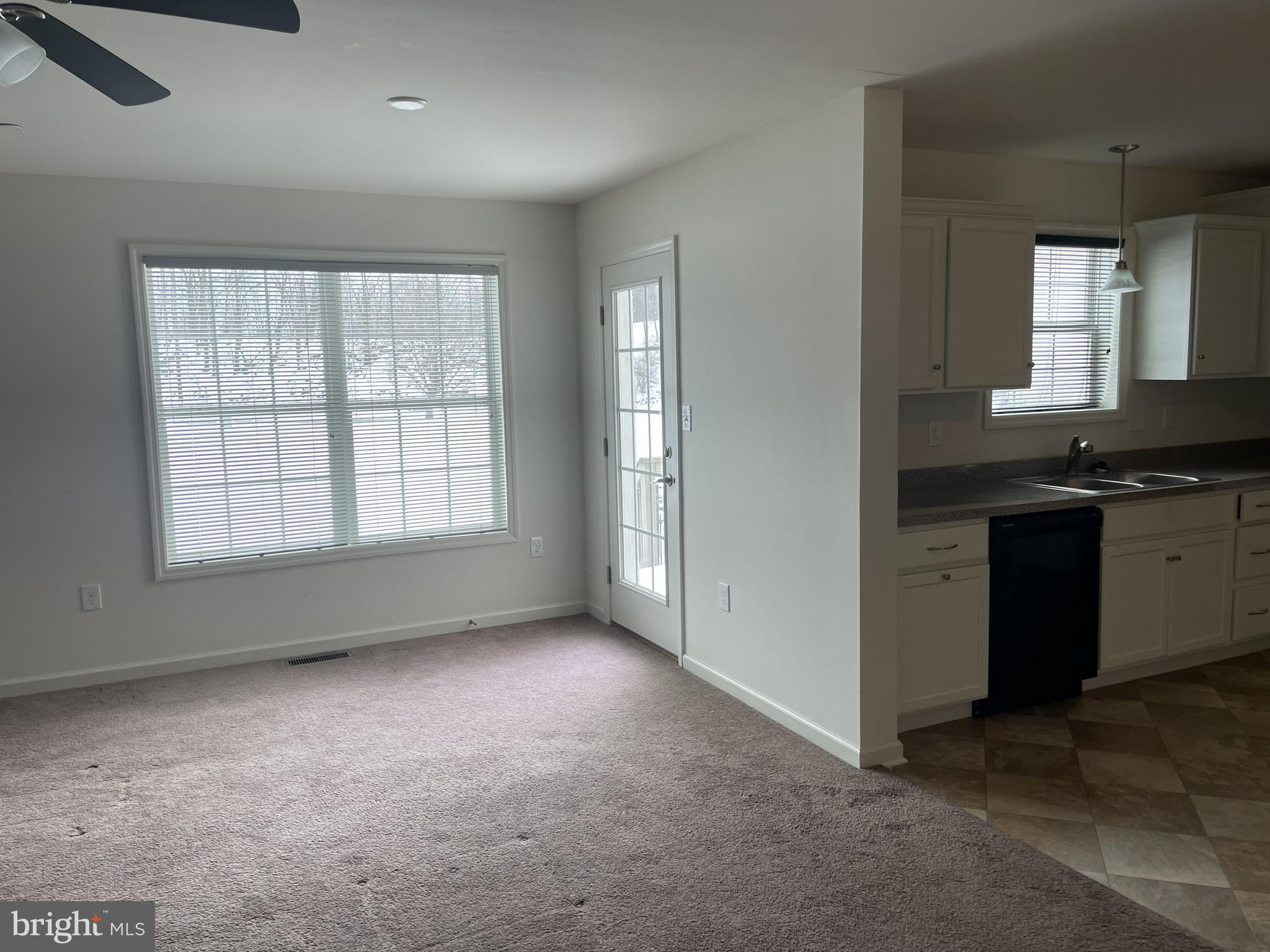 MACINTOSH CROSSING - Residential