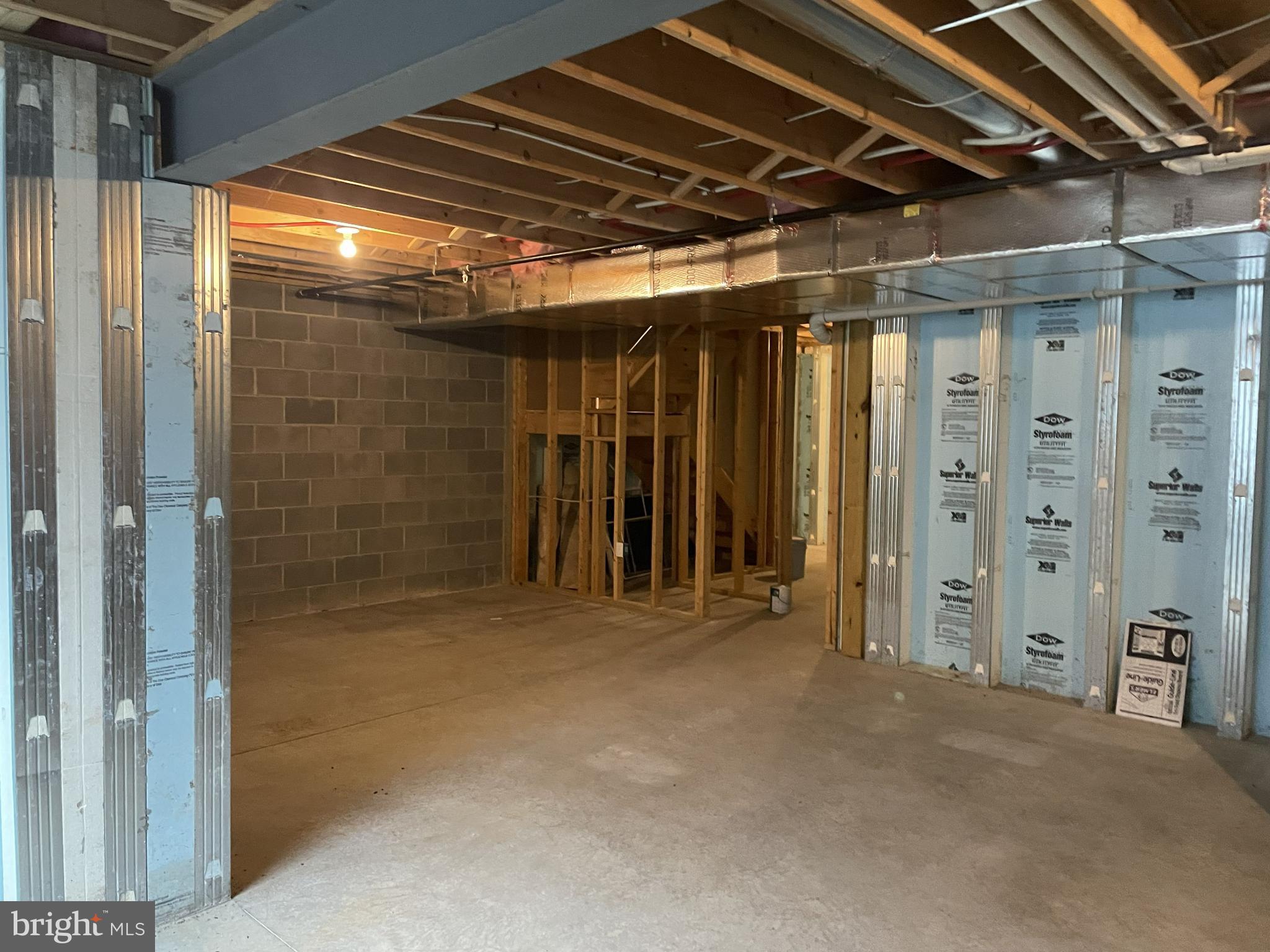 MACINTOSH CROSSING - Residential